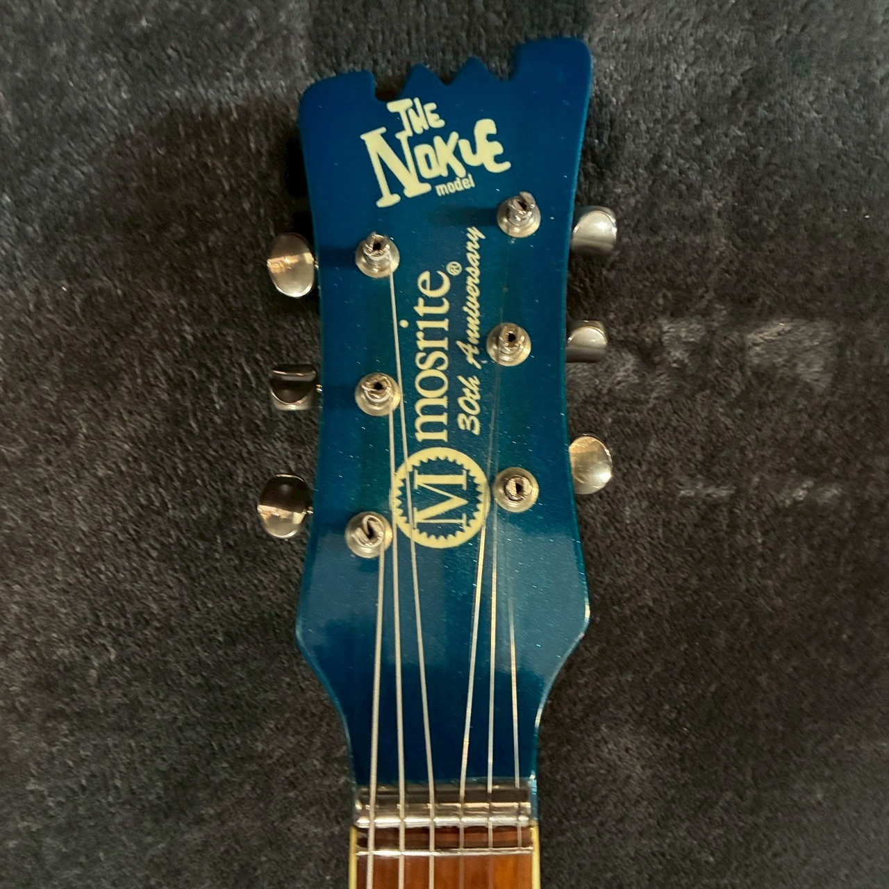 Mosrite Nokie Edwards 30th Ann Autographed Guitar Used 4.07kg