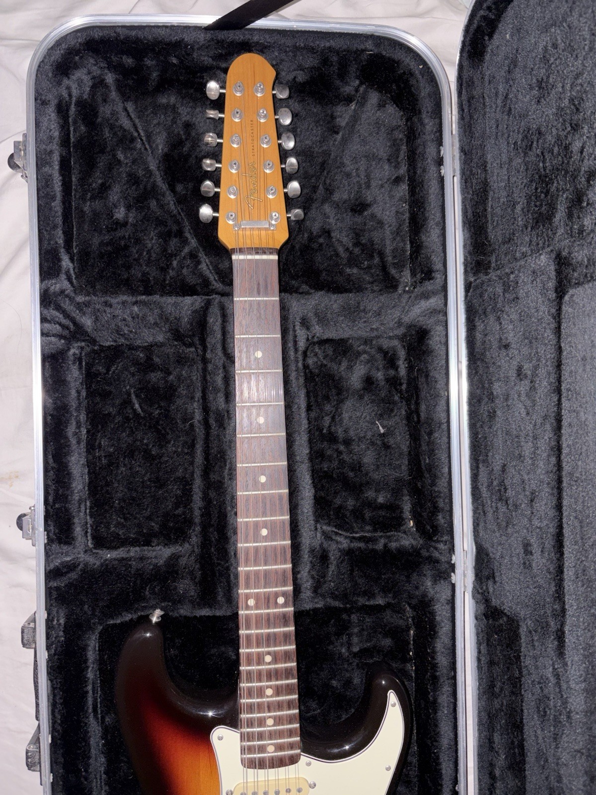 Fender Stratocaster XII 12-String Electric Guitar Sunburst Right-Handed w/ Case