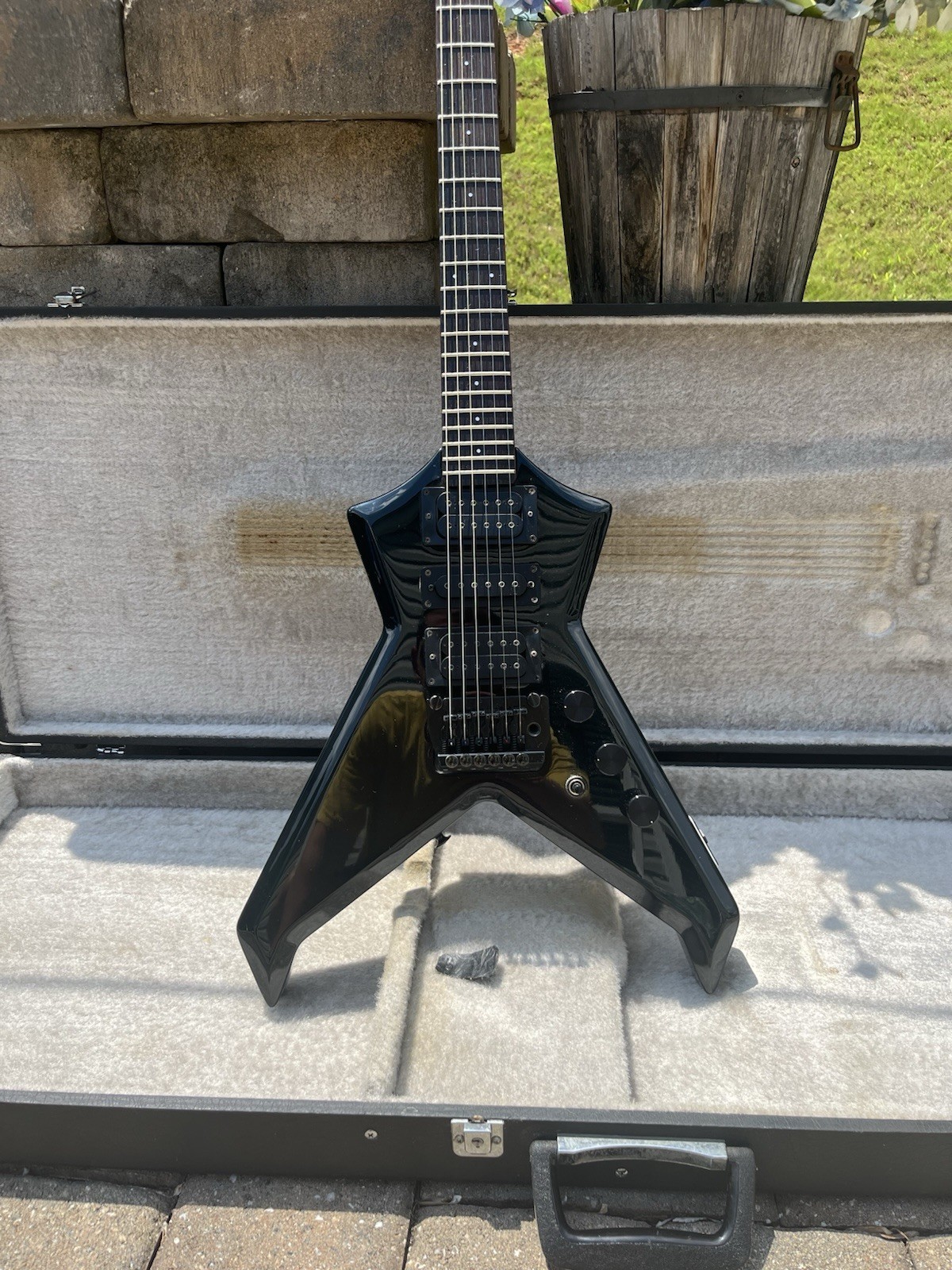 Vintage 1985 Westone Dynasty Electric Guitar With Case