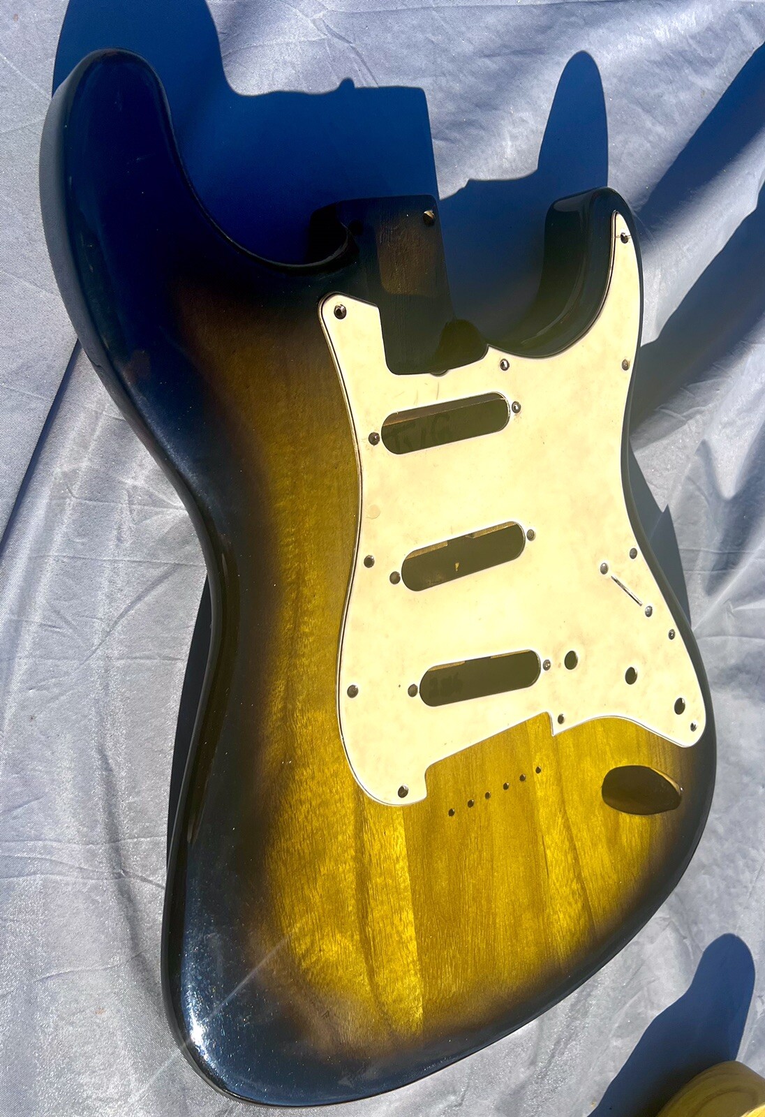 STRAT BODY 50s HARDTAIL 2 Tone SUNBURST NITRO NO RELIC ORDER HERE JVGuitars