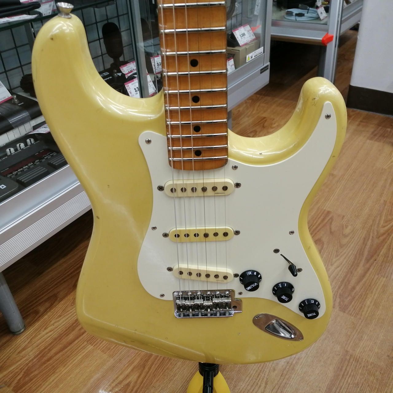 FENDER Stratocaster Type St57-140ym Used