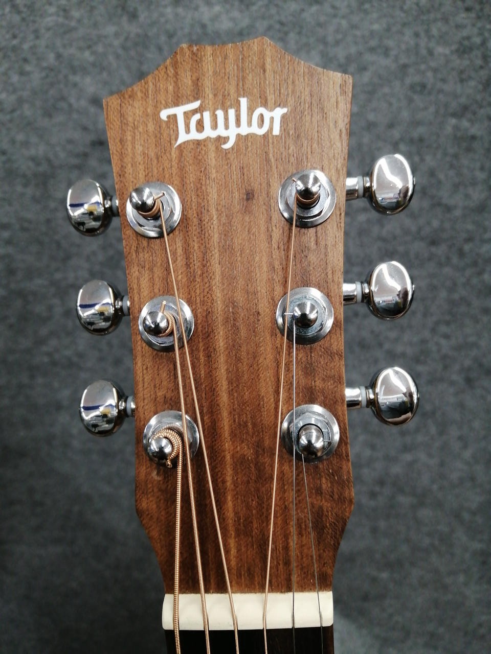 TAYLOR BT1E electric acoustic guitar