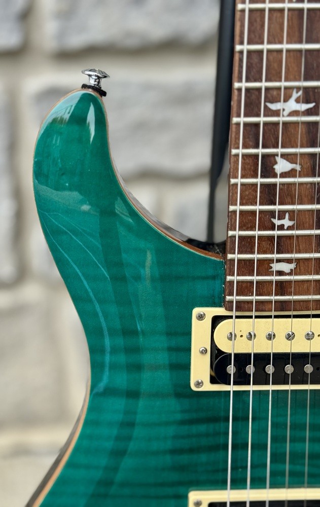 Paul Reed Smith (PRS) SE Custom 22 6-String Electric Guitar w/ PRS Gig Bag