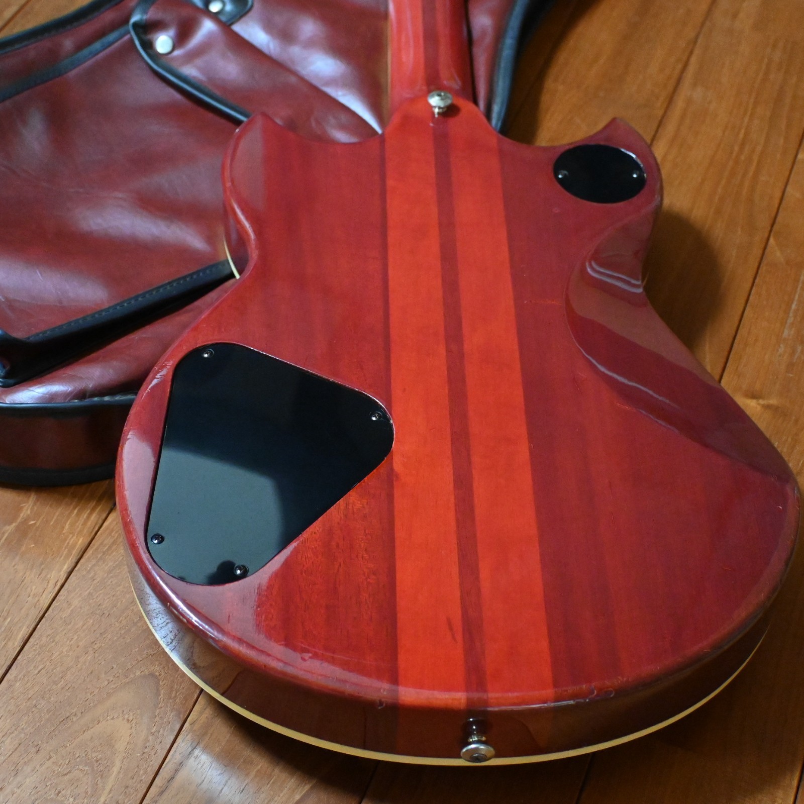 1982 Vintage YAMAHA SG1500 Persimmon Red + Genuine Yamaha Soft Case (G292)