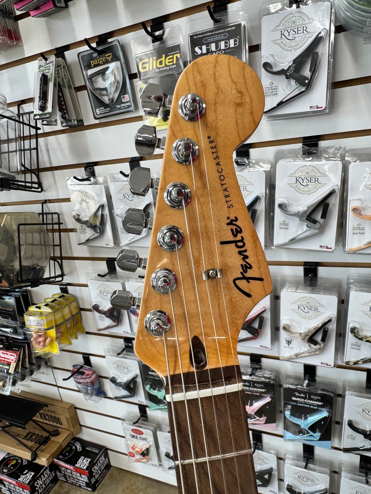 Fender Standard Stratocaster – 3-Color Sunburst