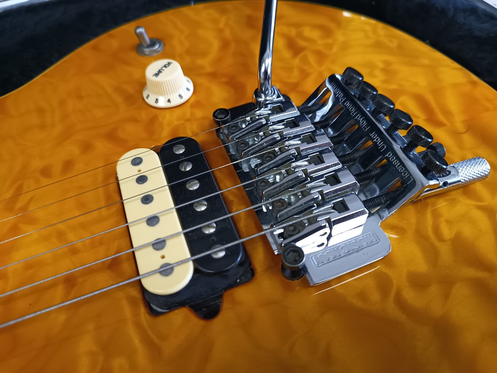 Ernie Ball Music Man Axis Trans Amber Solid Body Electric Guitar 2002 USA