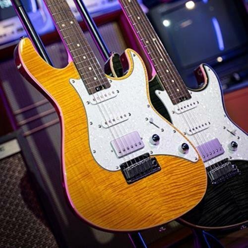 Cort G280 Select Trans Black Flamed Maple Top Alder Locking Tuner Voiced Tone