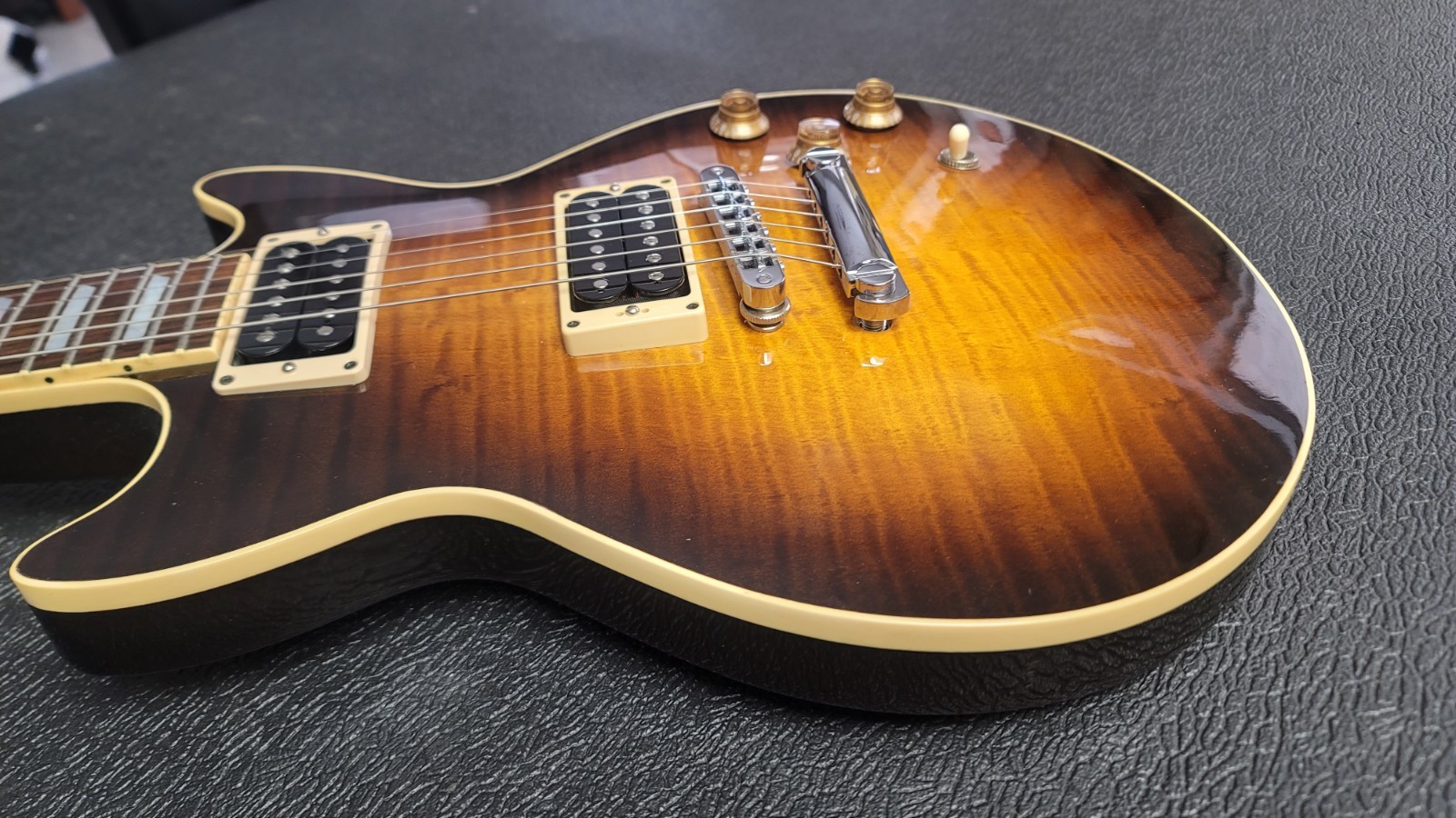 2004 Heritage H-170CM OSB Original SunBurst, Seymour Duncan and Gibson Pickups