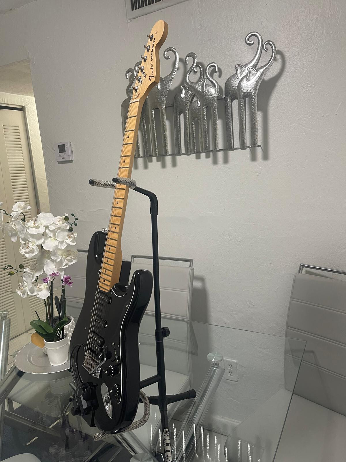 FENDER AMERICAN SPECIAL STRAT HSS AND 13 PIN ROLAND GK-3 PICKUP WITH CASE