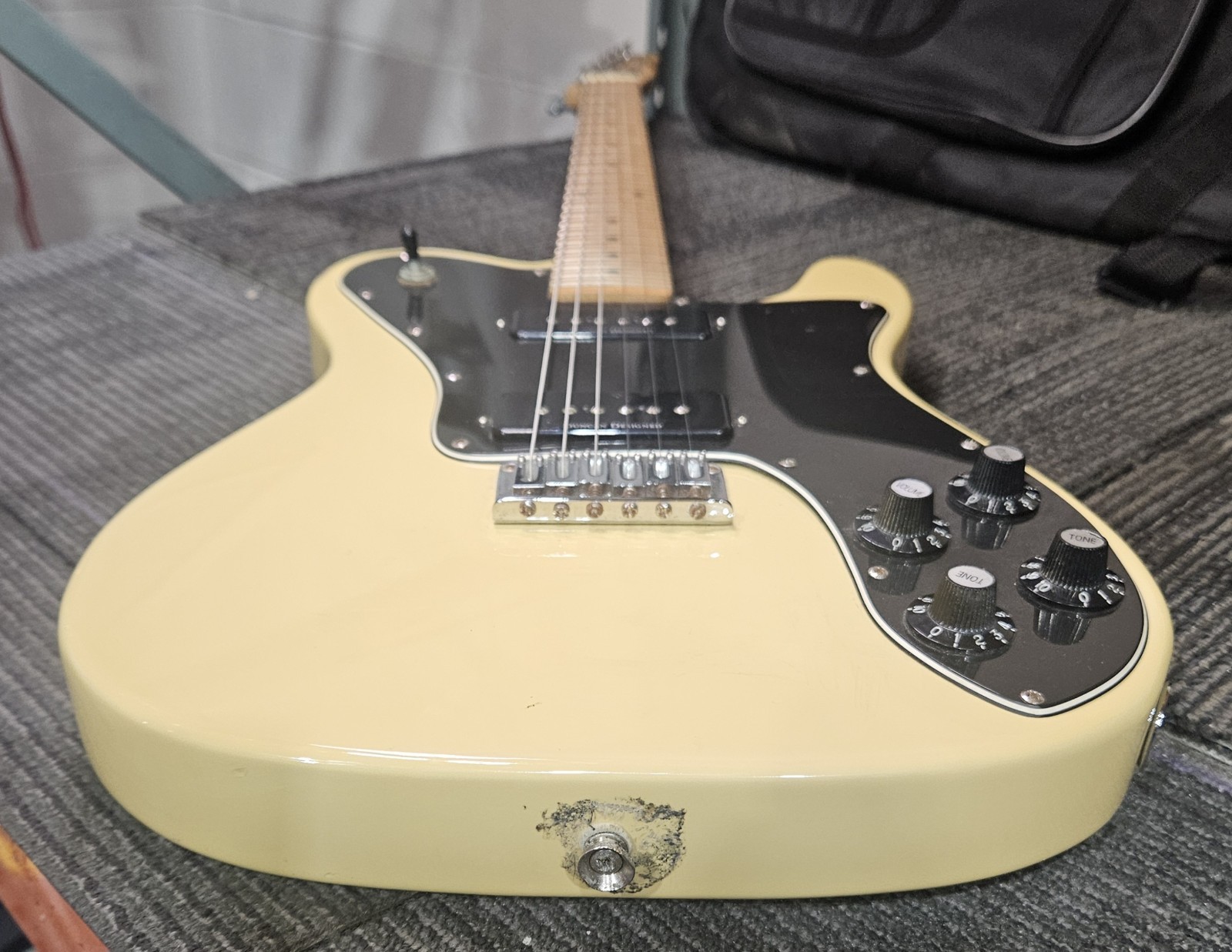 Squire by Fender Telecaster Custom 6-String Electric Guitar with Hard Case -READ