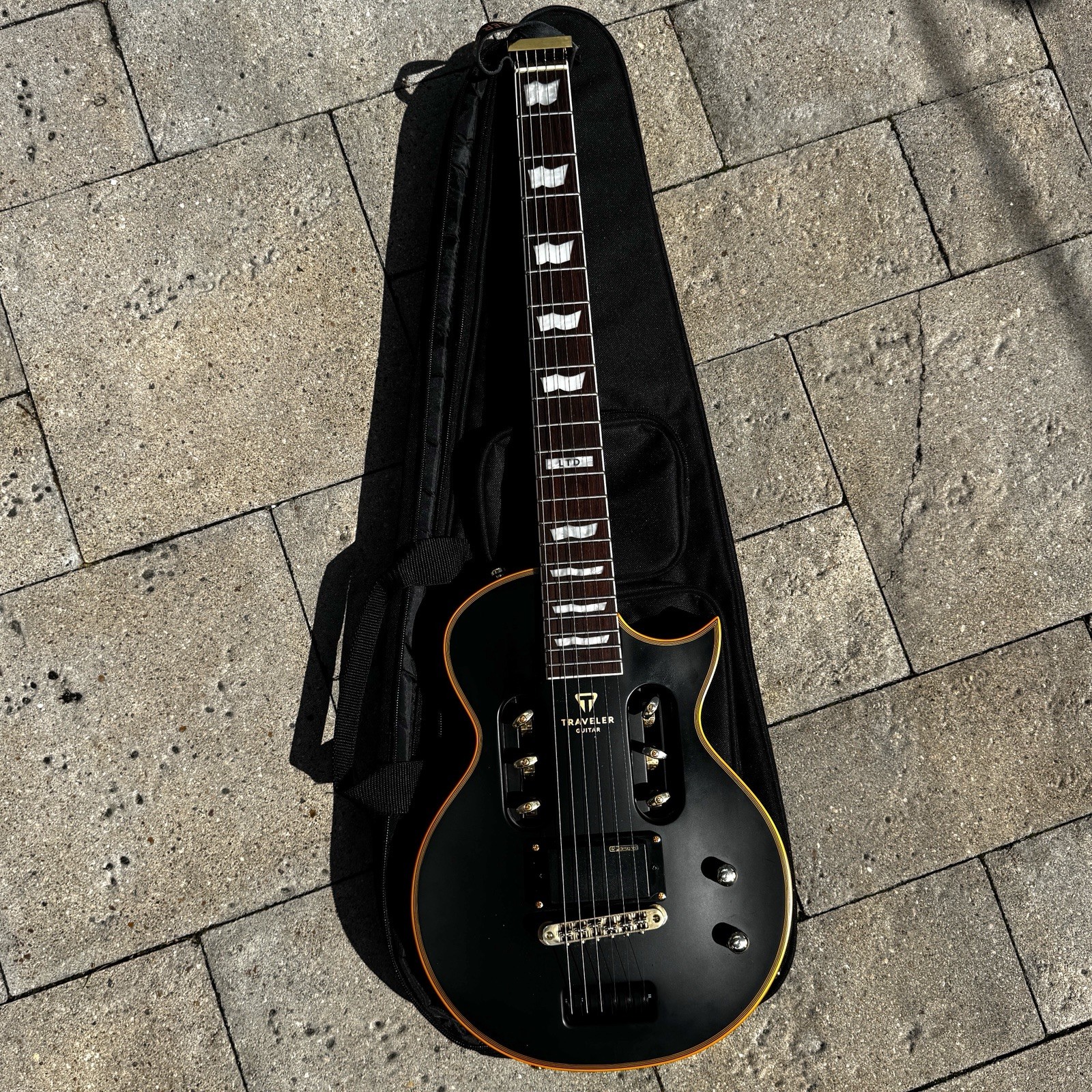 Traveler Guitar LTD EC-1 Headless Travel Electric Guitar Vintage Black w/Gig Bag