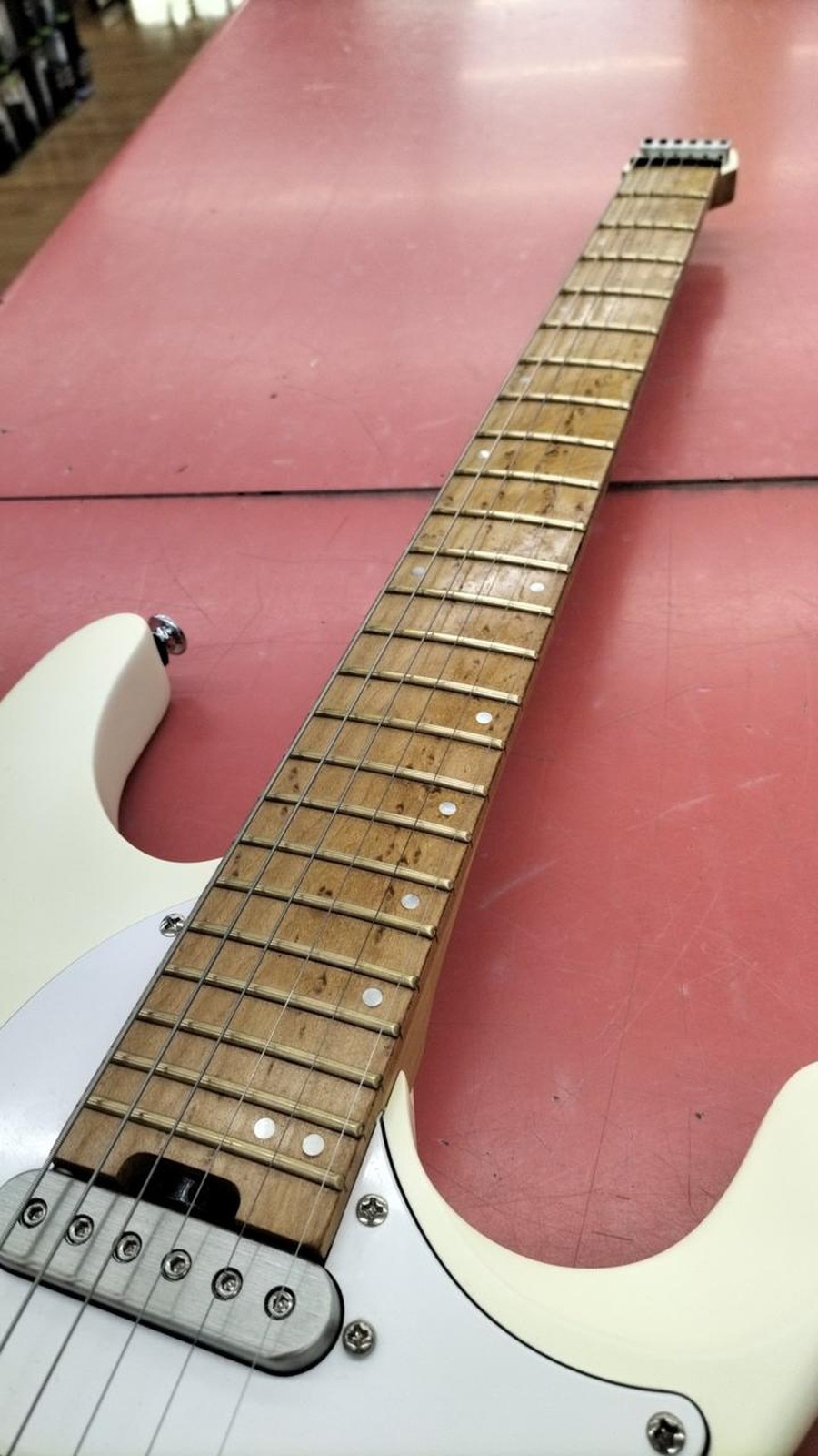 IBANEZ ICHI10-VWM Used Okoume body Maple neck Maple fingerboard White