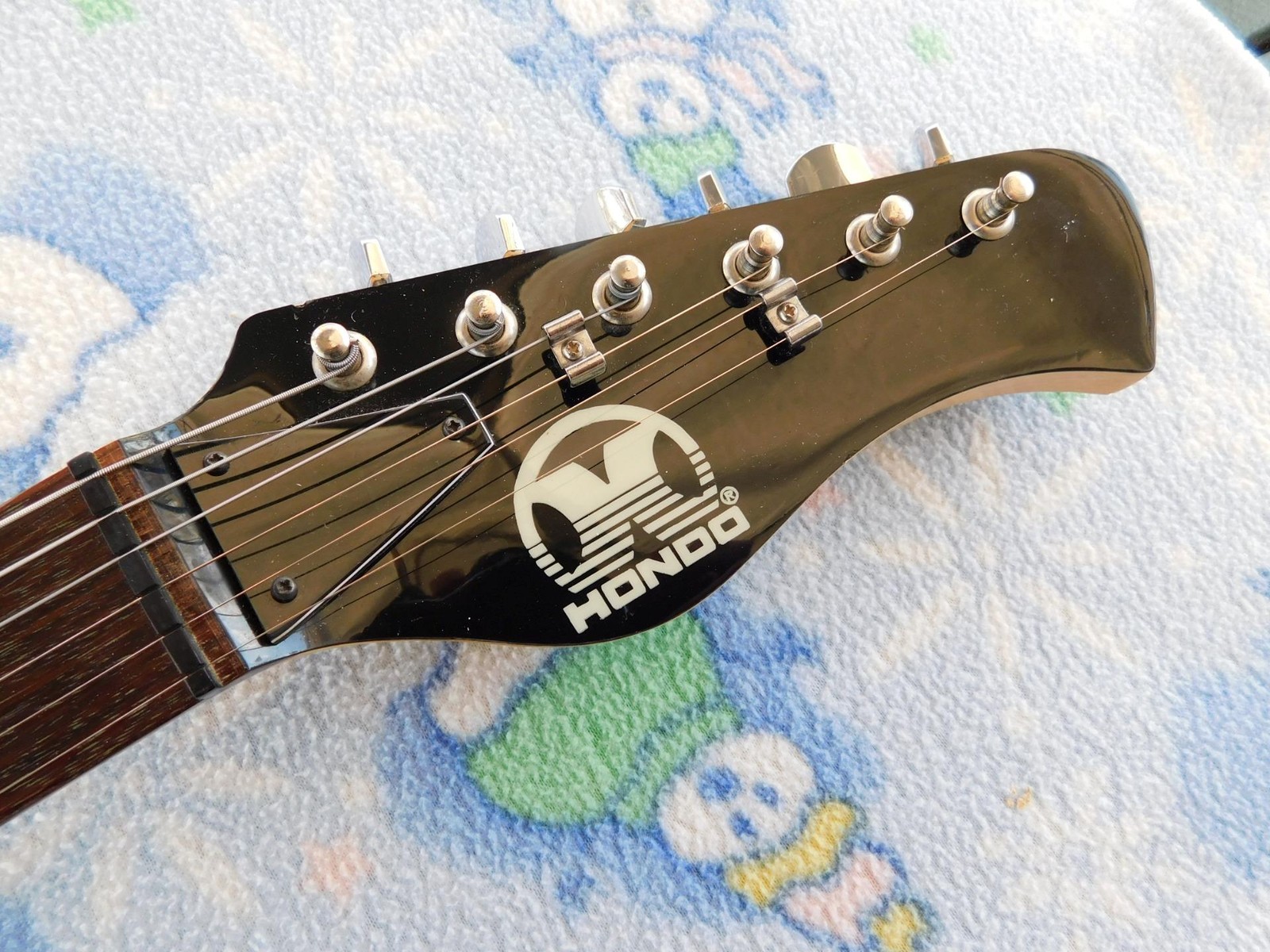 Hondo H2 Metal Master Reissue, Vintage 80’s Design,Plays Great, Cosmetic Damage