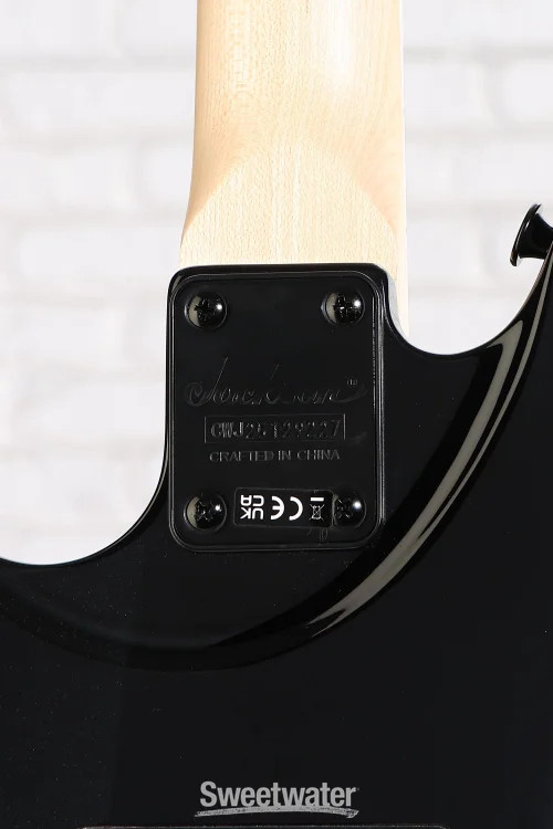 Jackson JS32 Warrior – Black with White Bevels