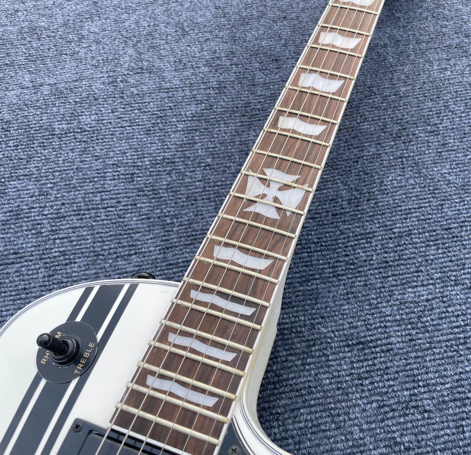 6 String Electric Guitar Bone Nut Active Pickup Glossy Finish SolidBody Guitarra