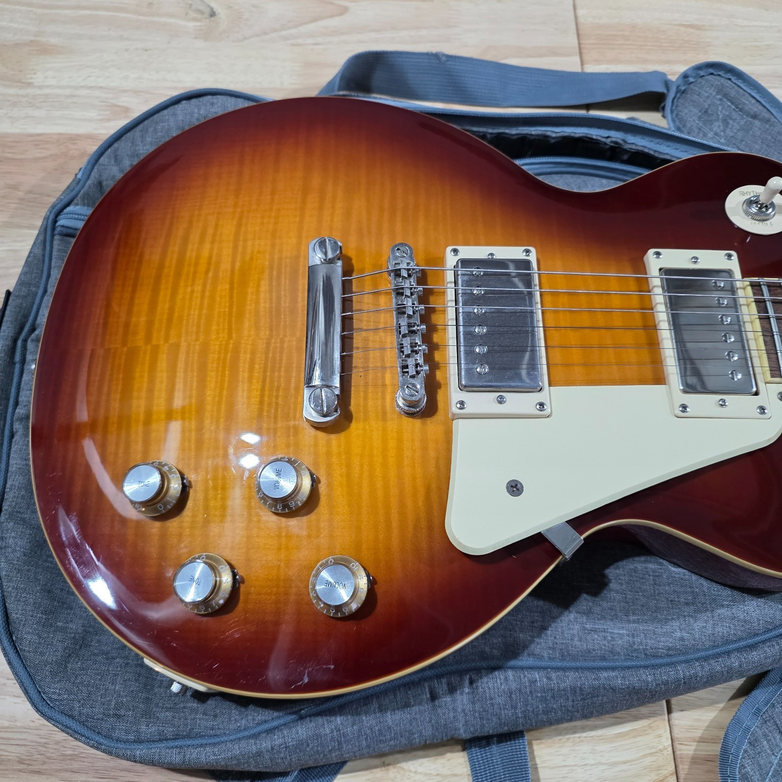 Epiphone Les Paul Standard 60’s Electric Guitar Bourbon Burst w/ Gig Bag