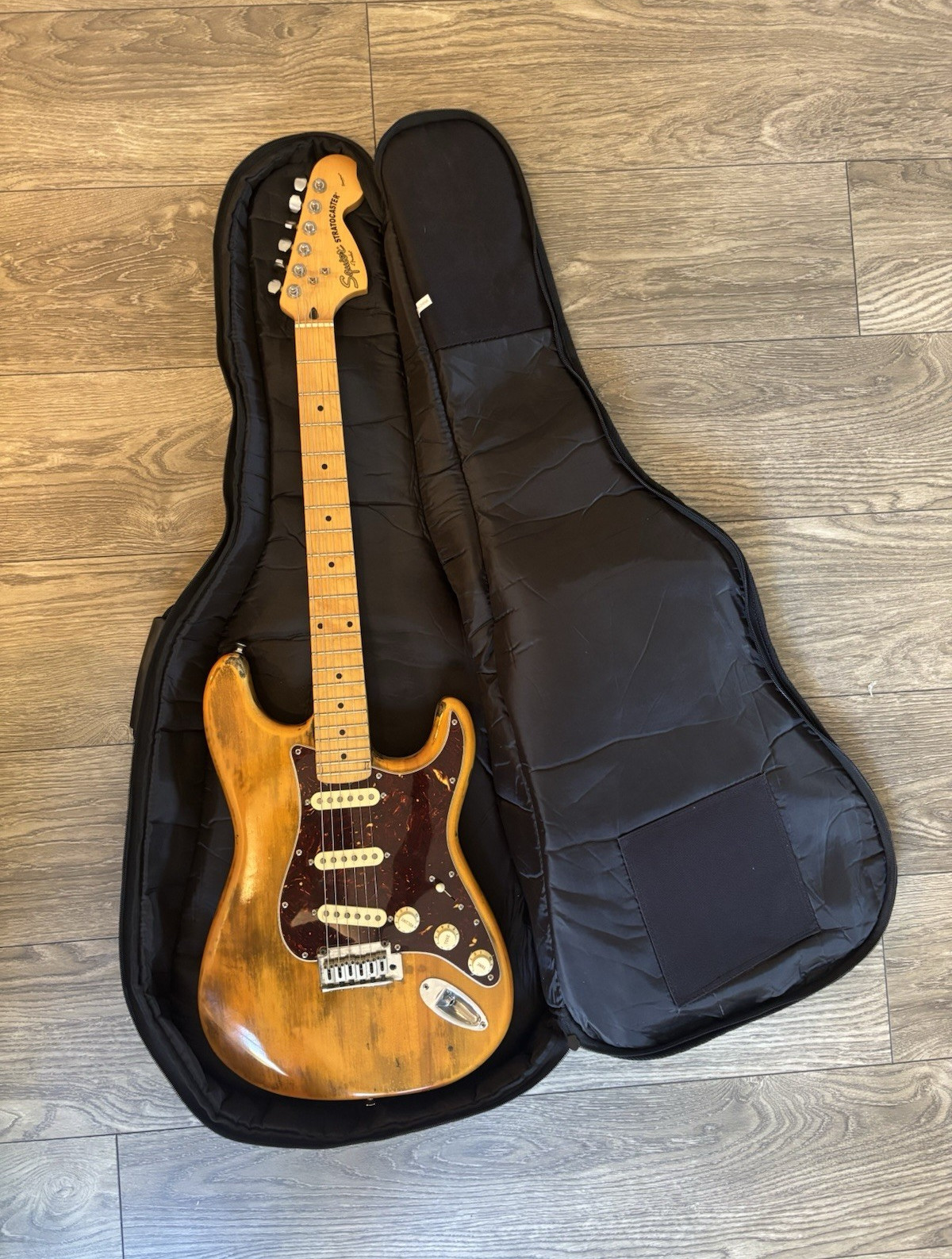Fender Squier Stratocaster 2003 Brown RH Solid 6-String Maple Neck Gig Bag