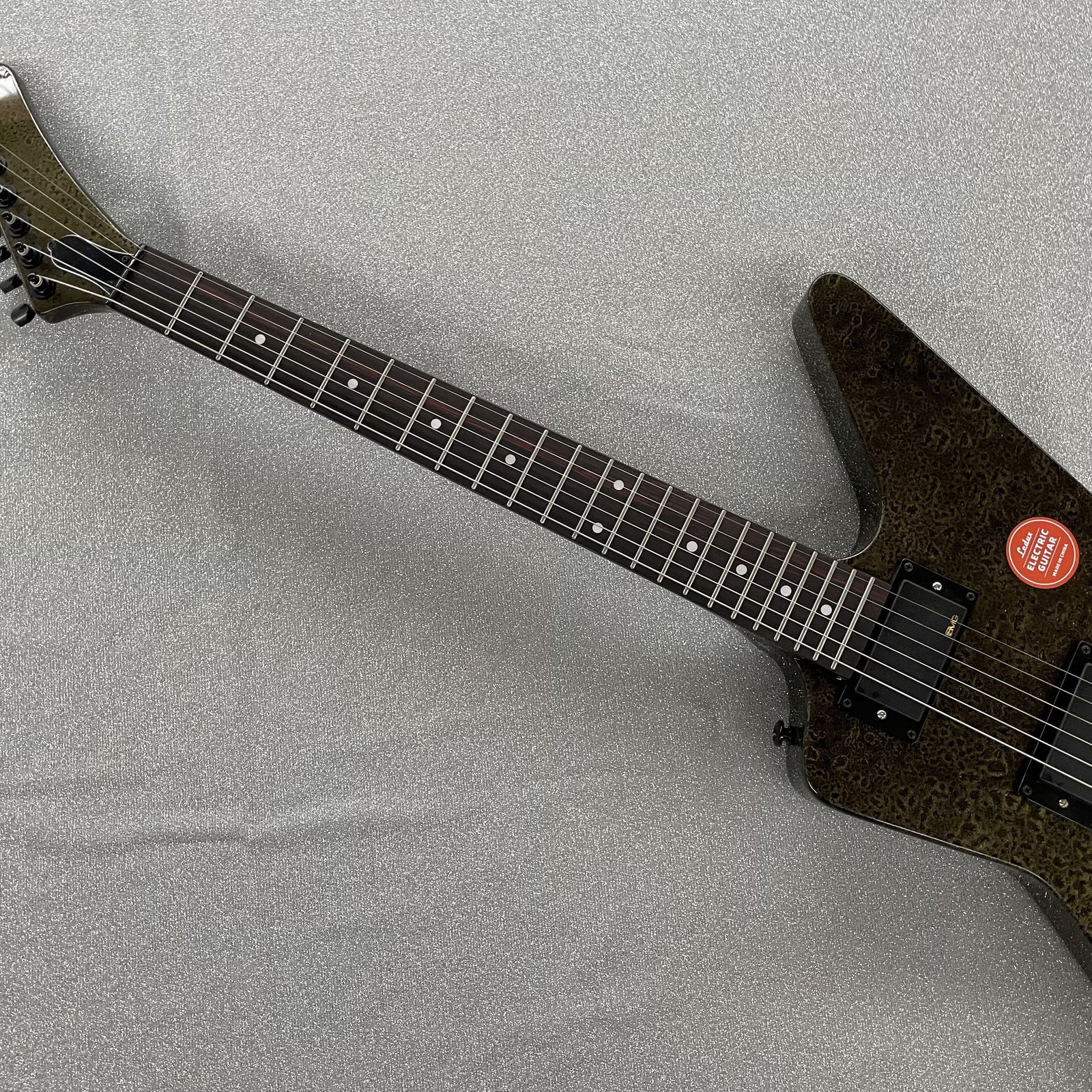 Metal top Solid Body Electric Guitar Stainless Steel Fret Pearlescent Paint