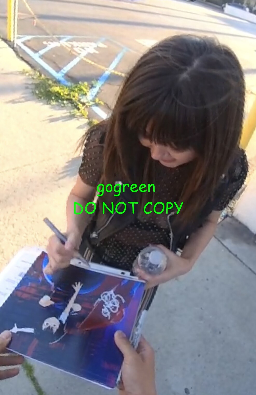 Kimiko Glenn signed Spiderman into SpiderVerse Poster Peni Parker 8×10 photo