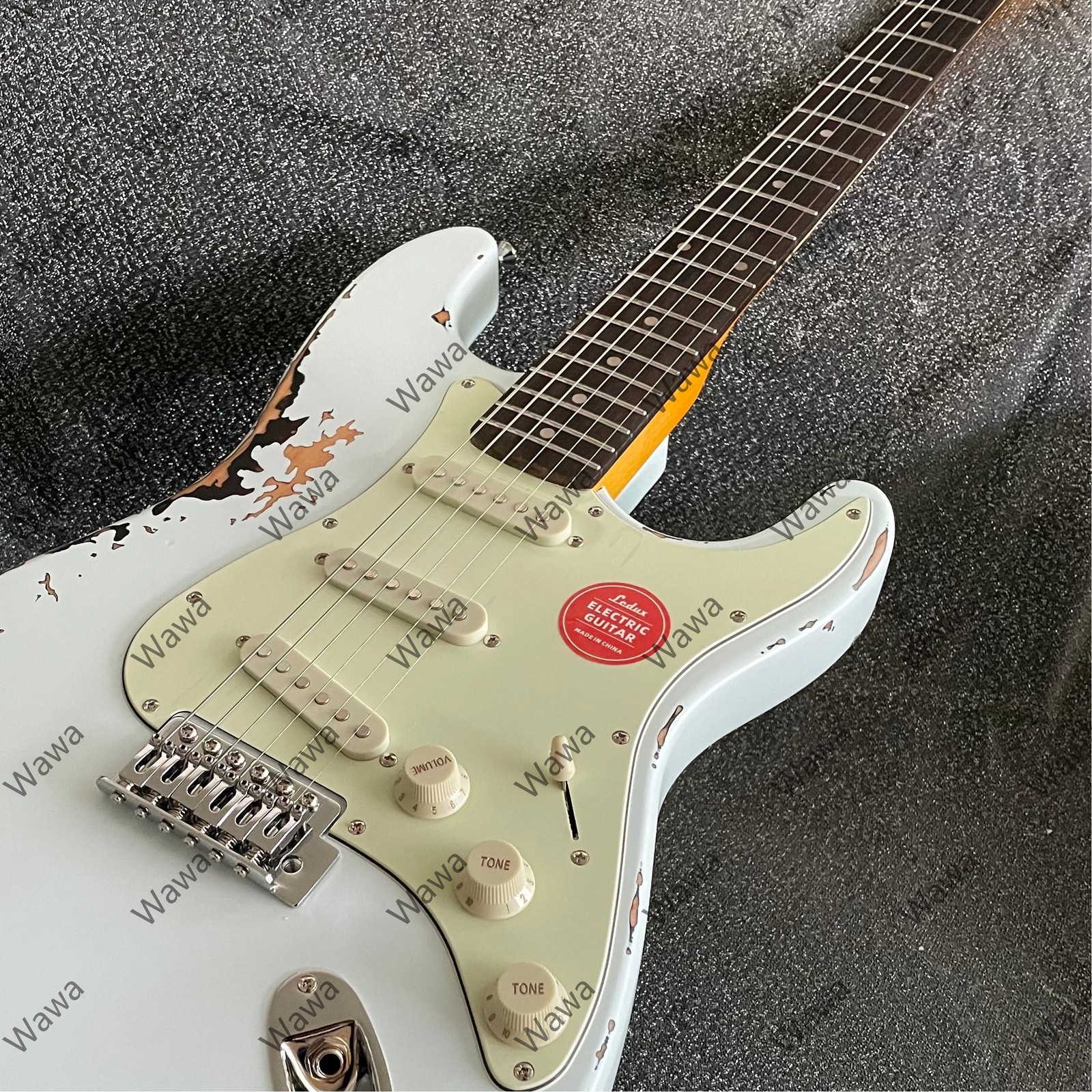 Vintage style White Over Sunburst Strat Guitar SSS Piockups Single Coils Tremolo