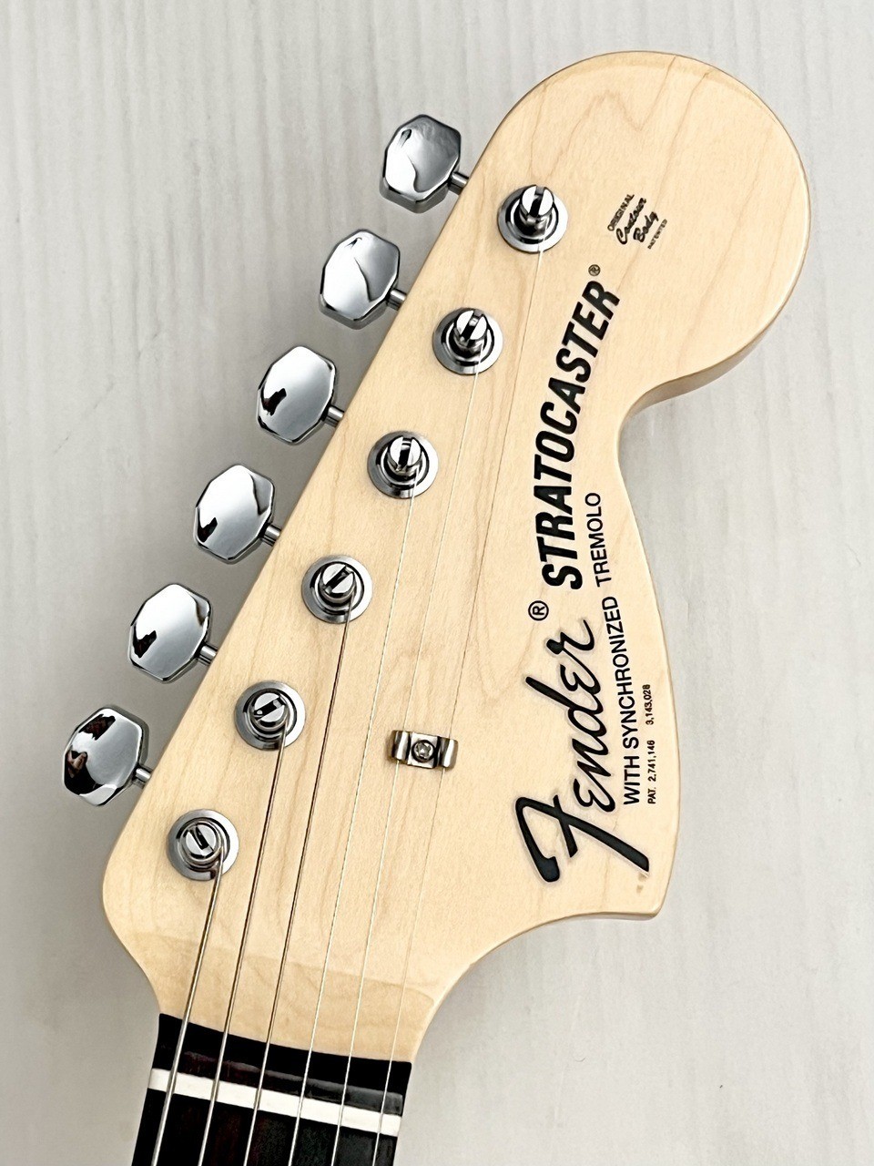 Fender FSR Made in Japan Traditional Late 60s Stratocaster Olympic White