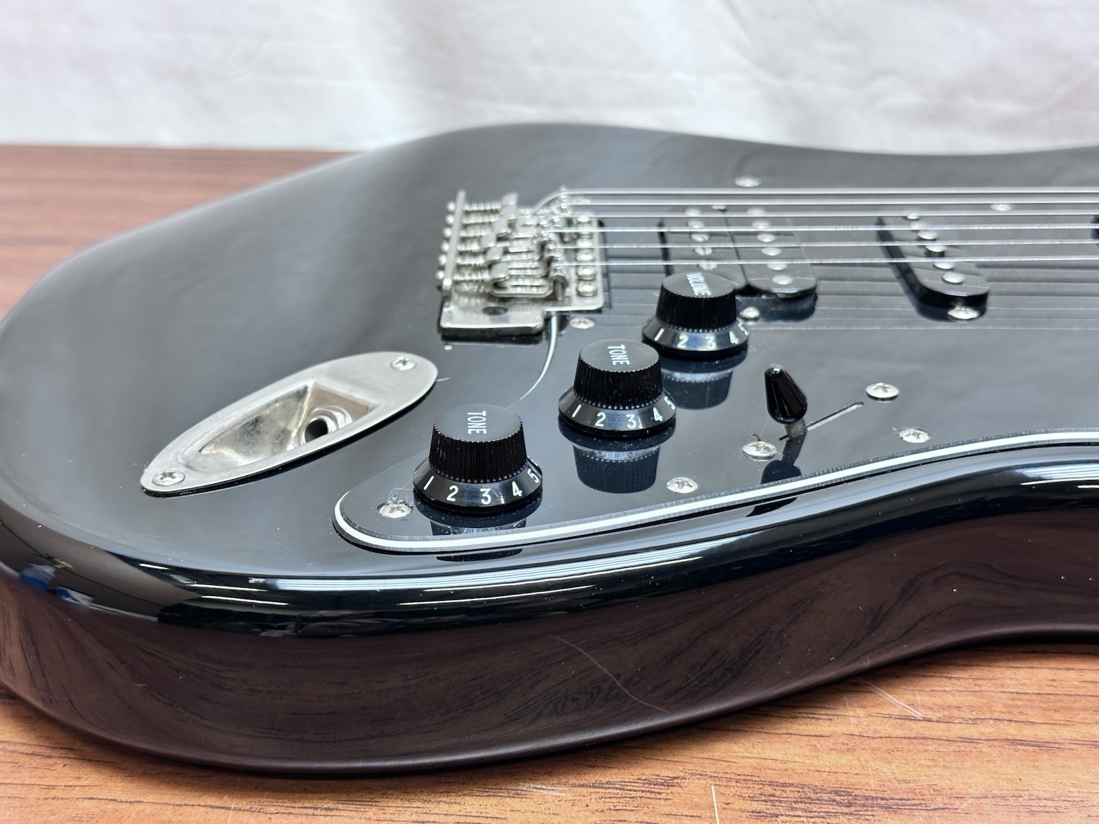 Squier Classic Vibe 70’s Stratocaster HSS Electric Guitar Gloss Black