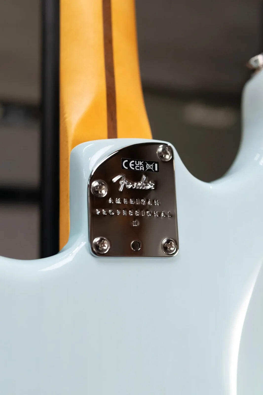 Fender American Professional II Stratocaster Thinline – Transparent Daphne Blue