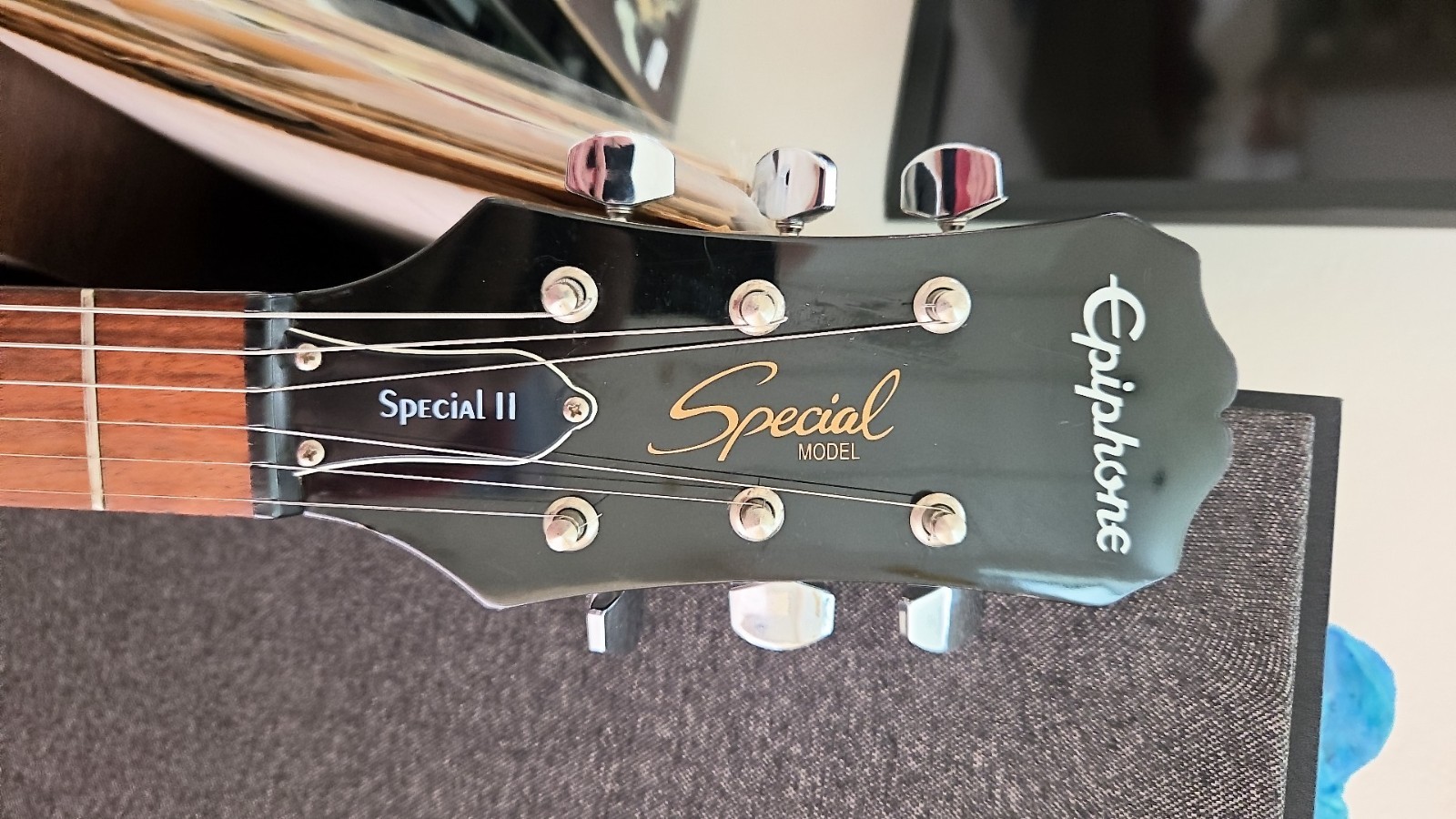 2011 Epiphone Special II ‘Limited Edition Custom Shop, Monster drink