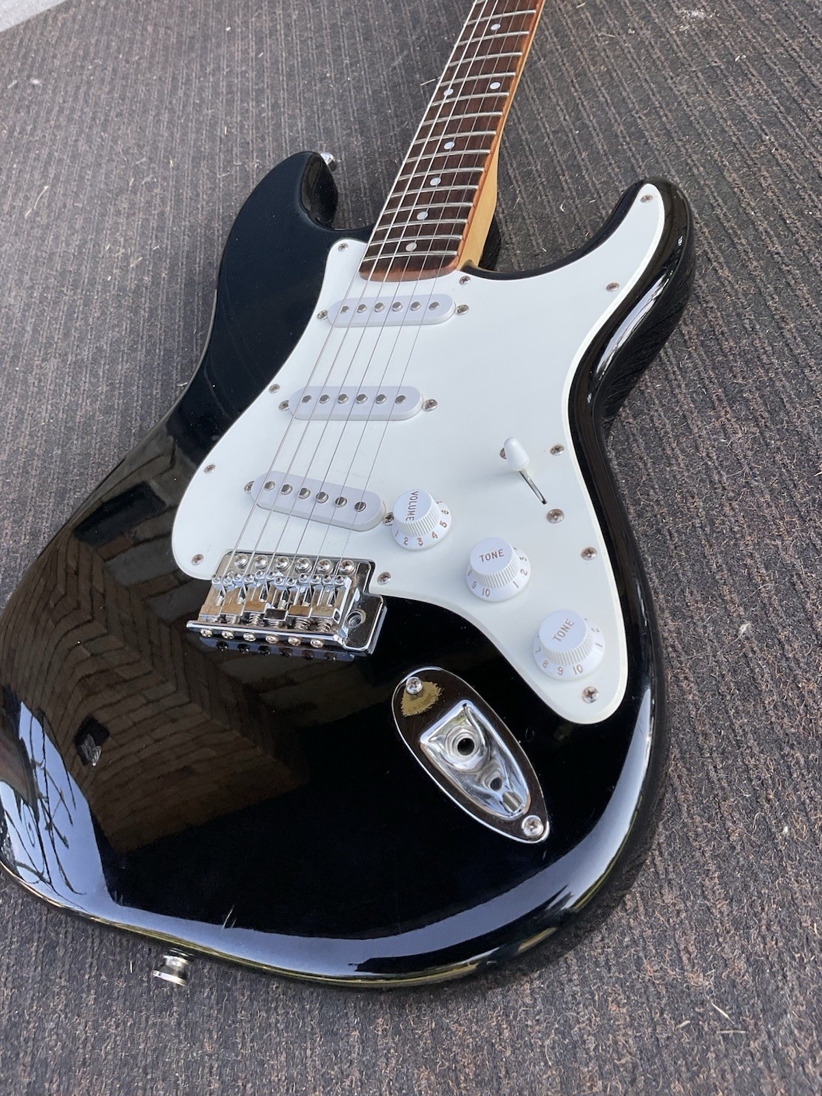 Vtg 2003 Squier Strat Affinity Good Player Large Headstock Ready To Plug In