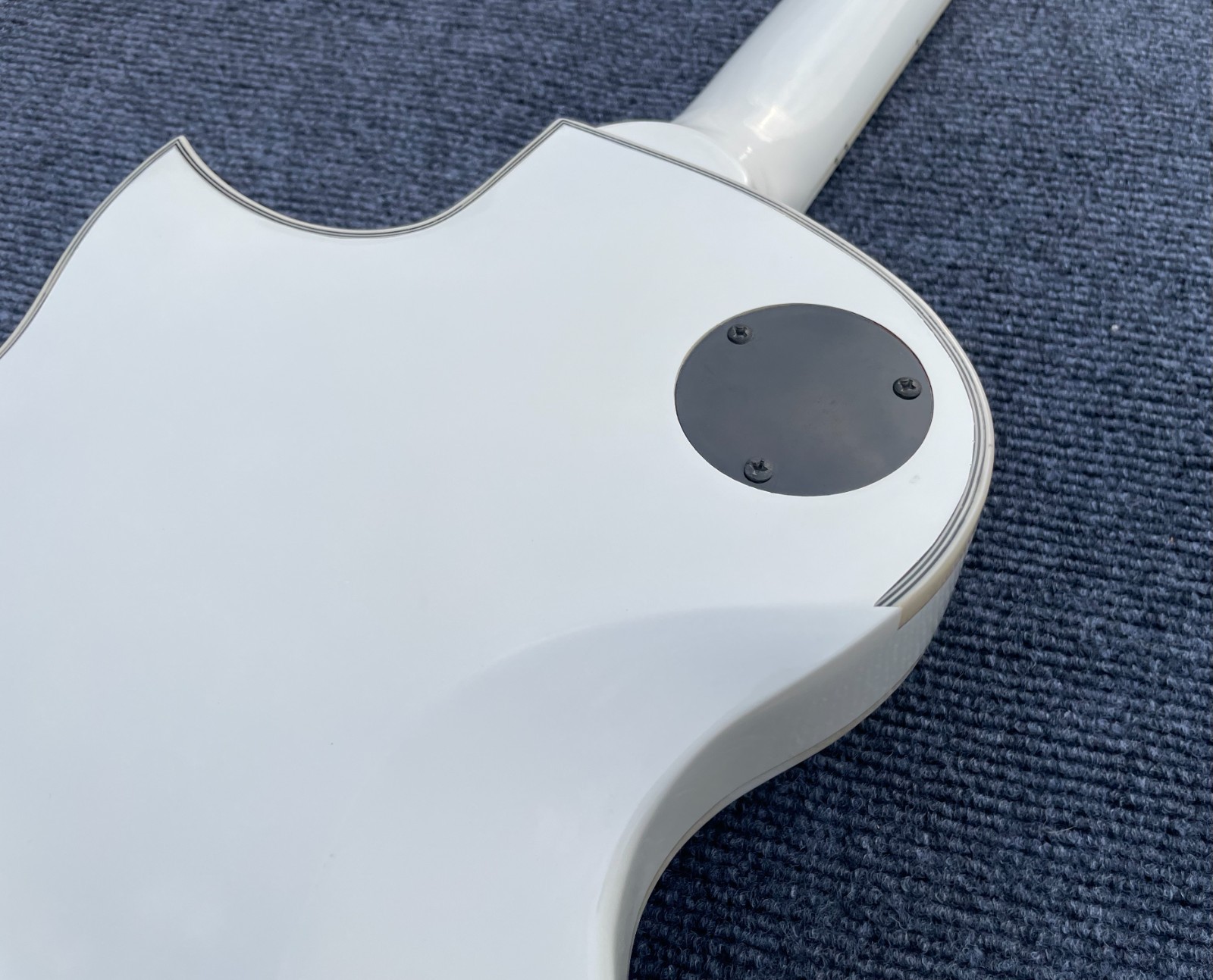 6 String Electric Guitar Bone Nut Active Pickup Glossy Finish SolidBody Guitarra