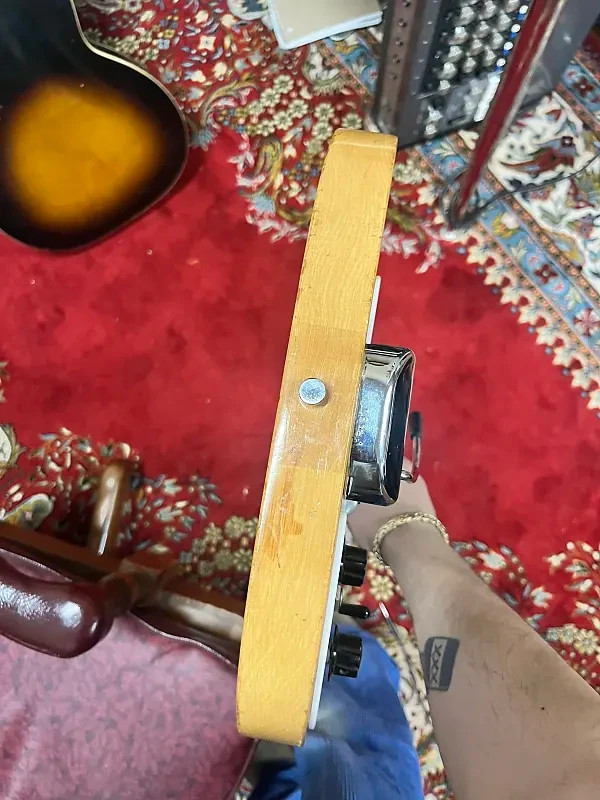 Rickenbacker 425 6 String Electric Guitar w/ Factory Vibrato 1966 – Natural