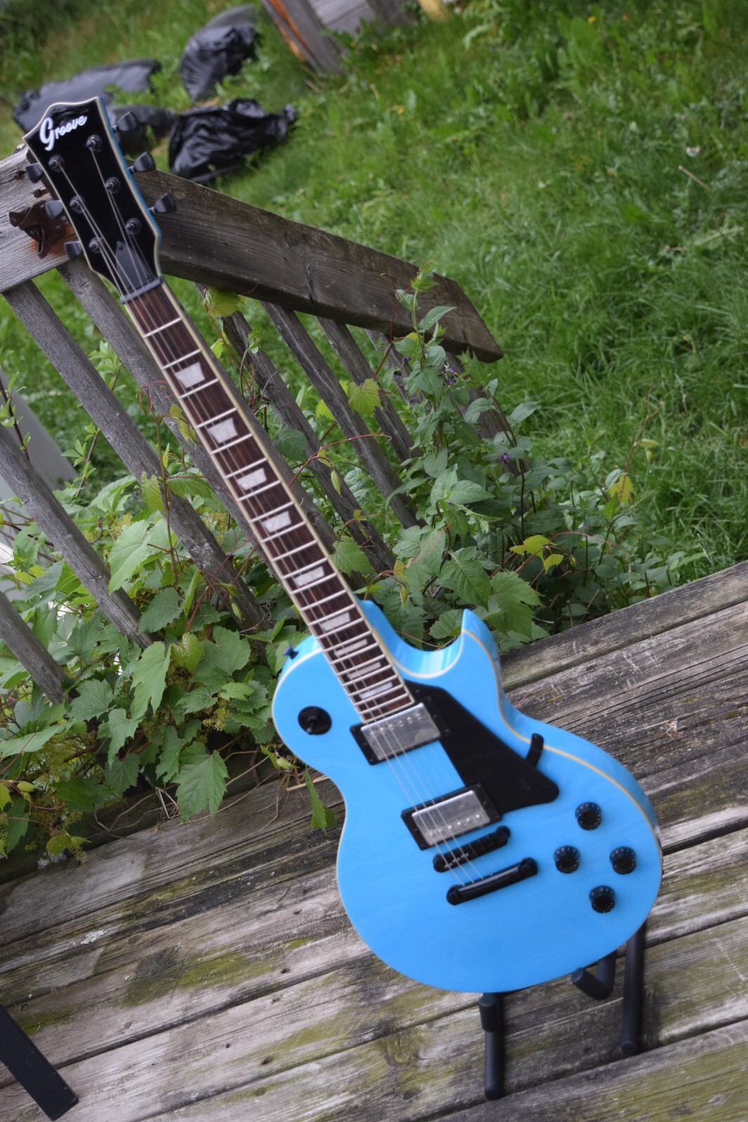 Electric Guitar Mahogany Body Maple Top Metallic Blue (Groove Canadian Brand)