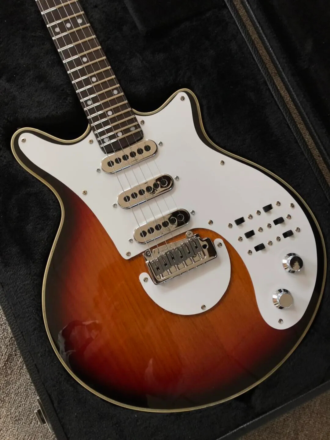24 Frets Brian May Electric Guitar Alnico V Burns Style Tri-Sonic Tremolo Bridge