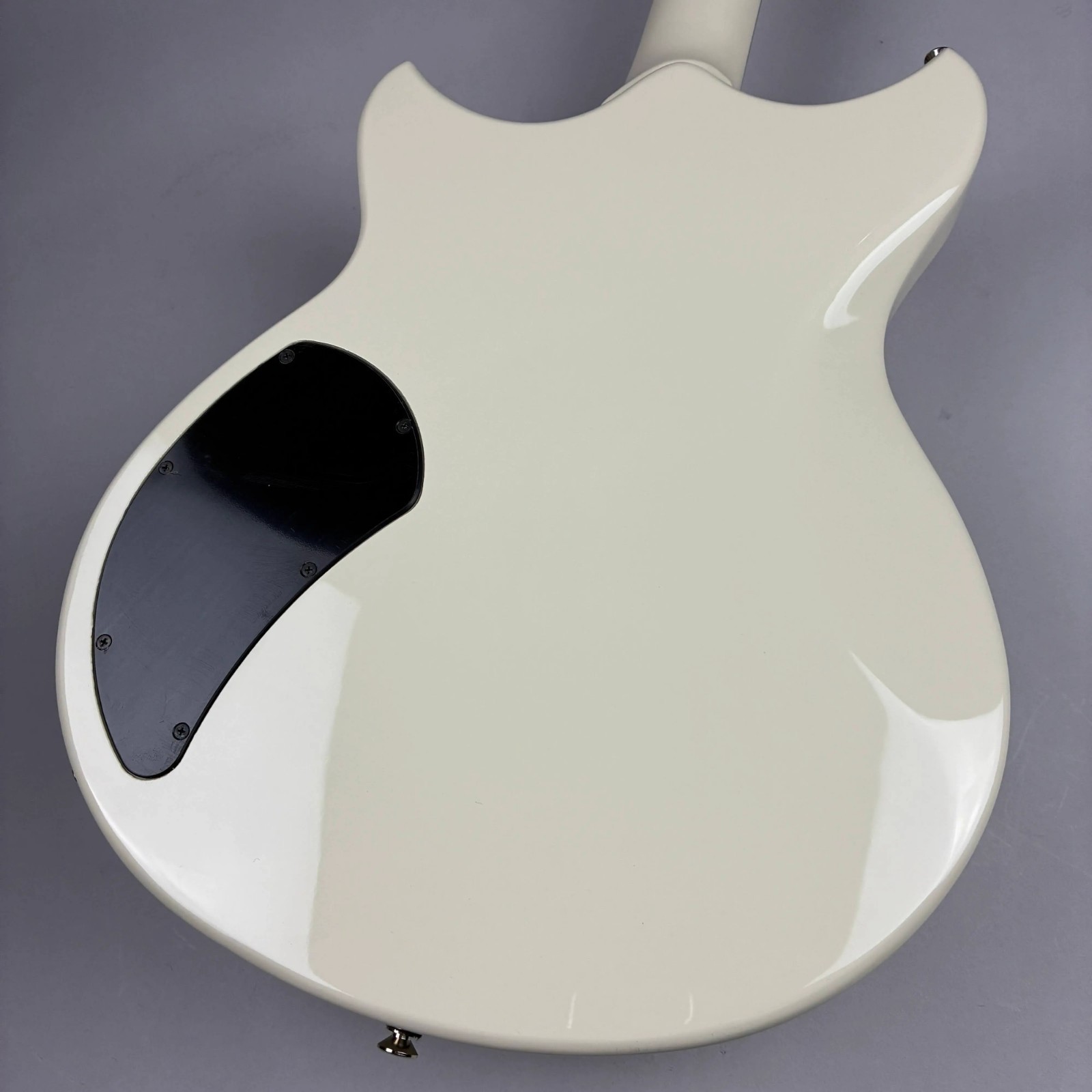 Yamaha RSE20 VW Revstar Element Series Vintage White Electric Guitar Brand NEW