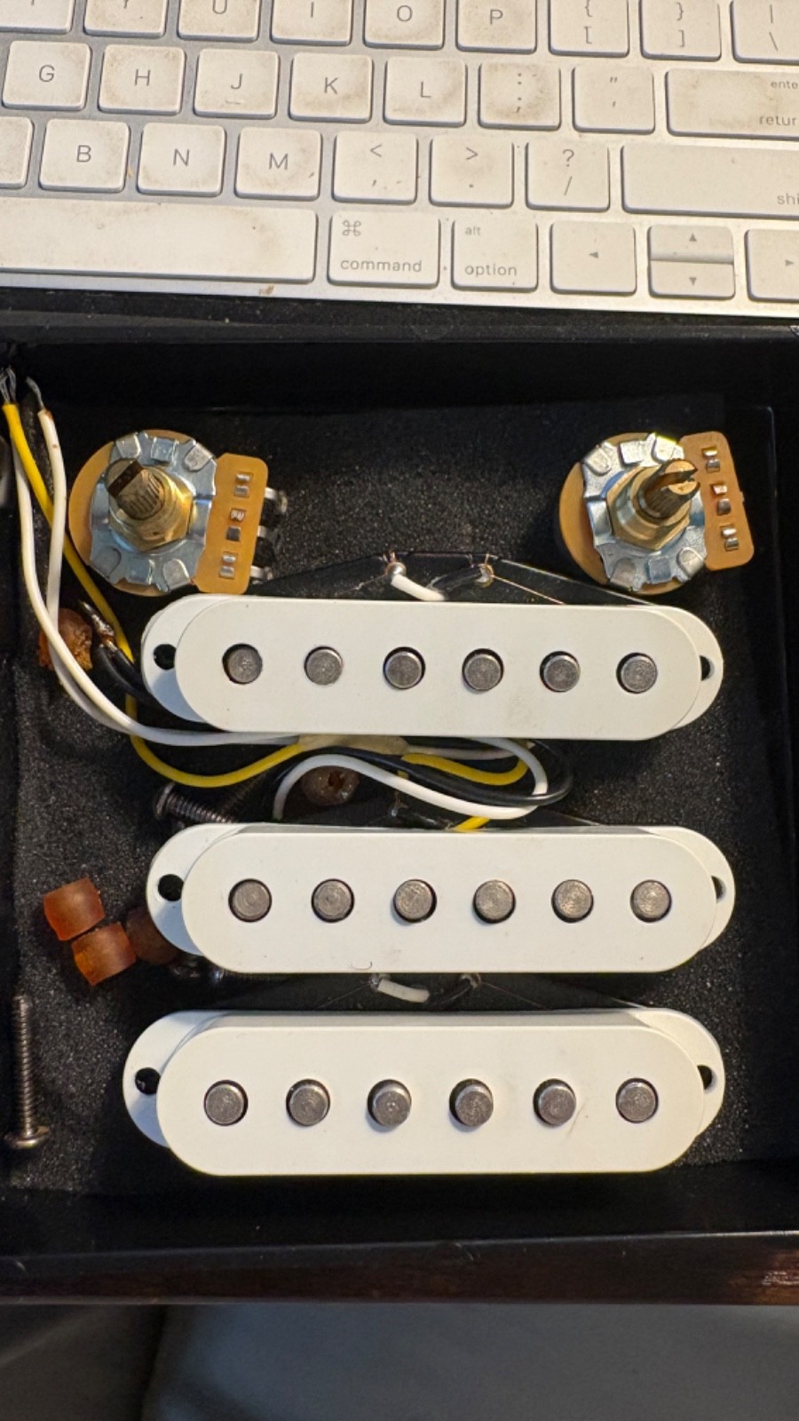 1998 Fender MIM Stratocaster Original Pickups & Pots Cleanly Removed From Guitar