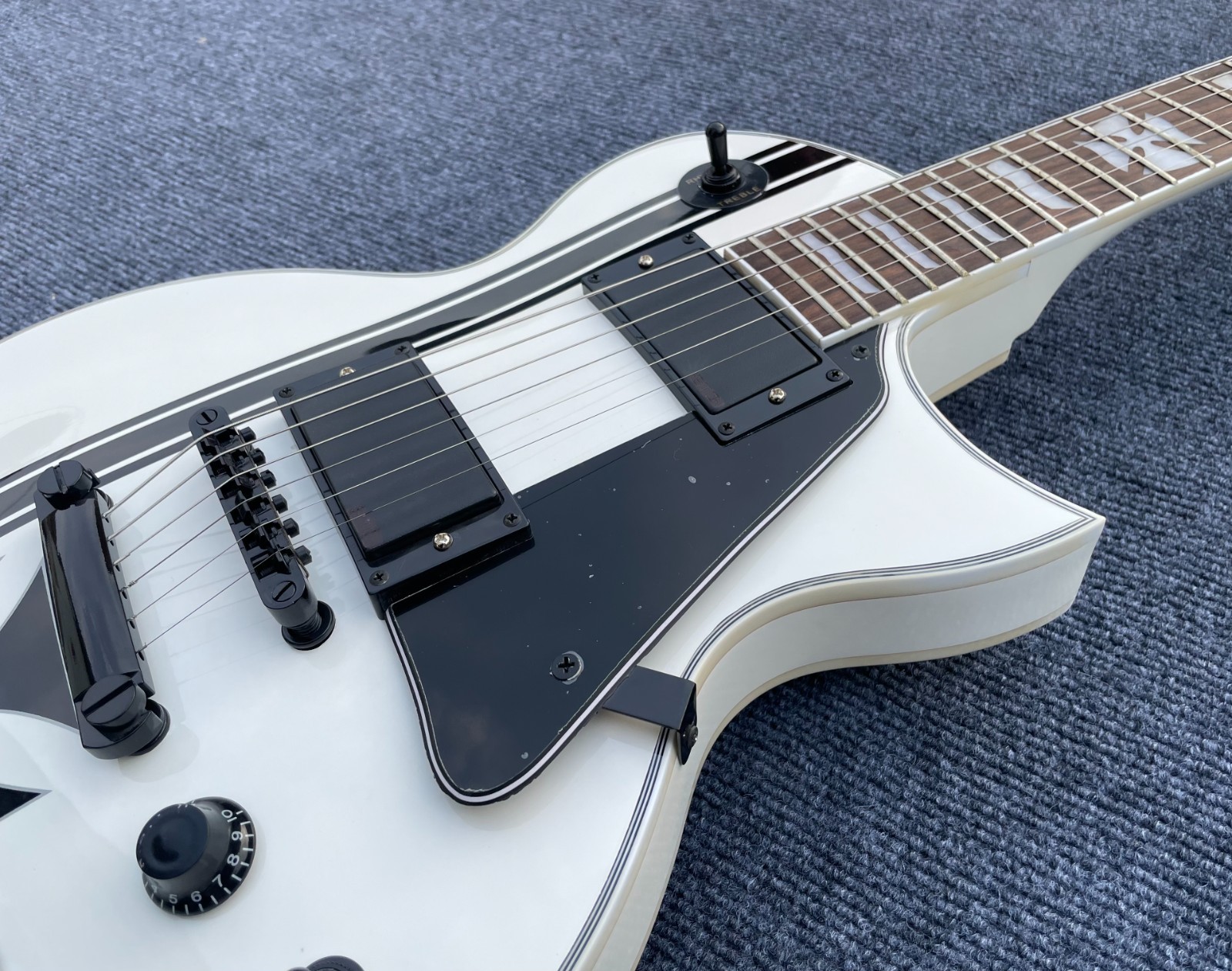 6 String Electric Guitar Bone Nut Active Pickup Glossy Finish SolidBody Guitarra