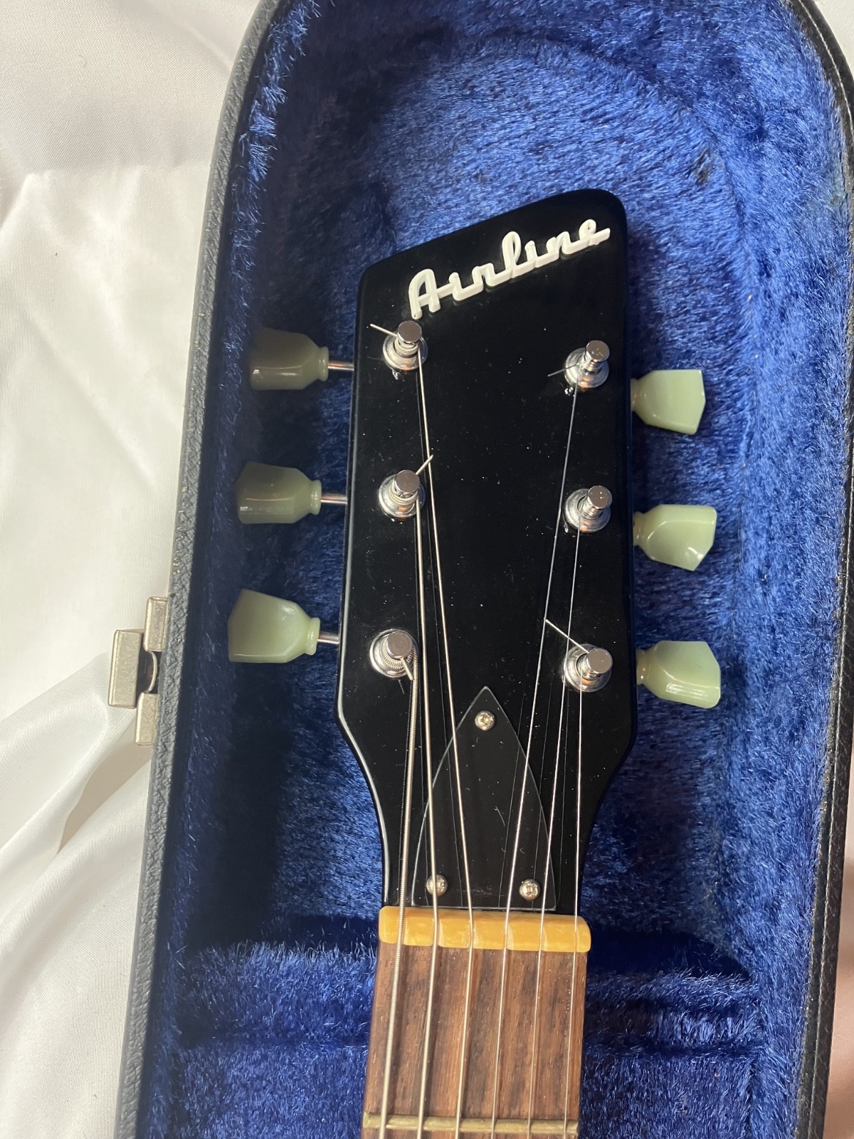 Airline Guitars Twin Tone