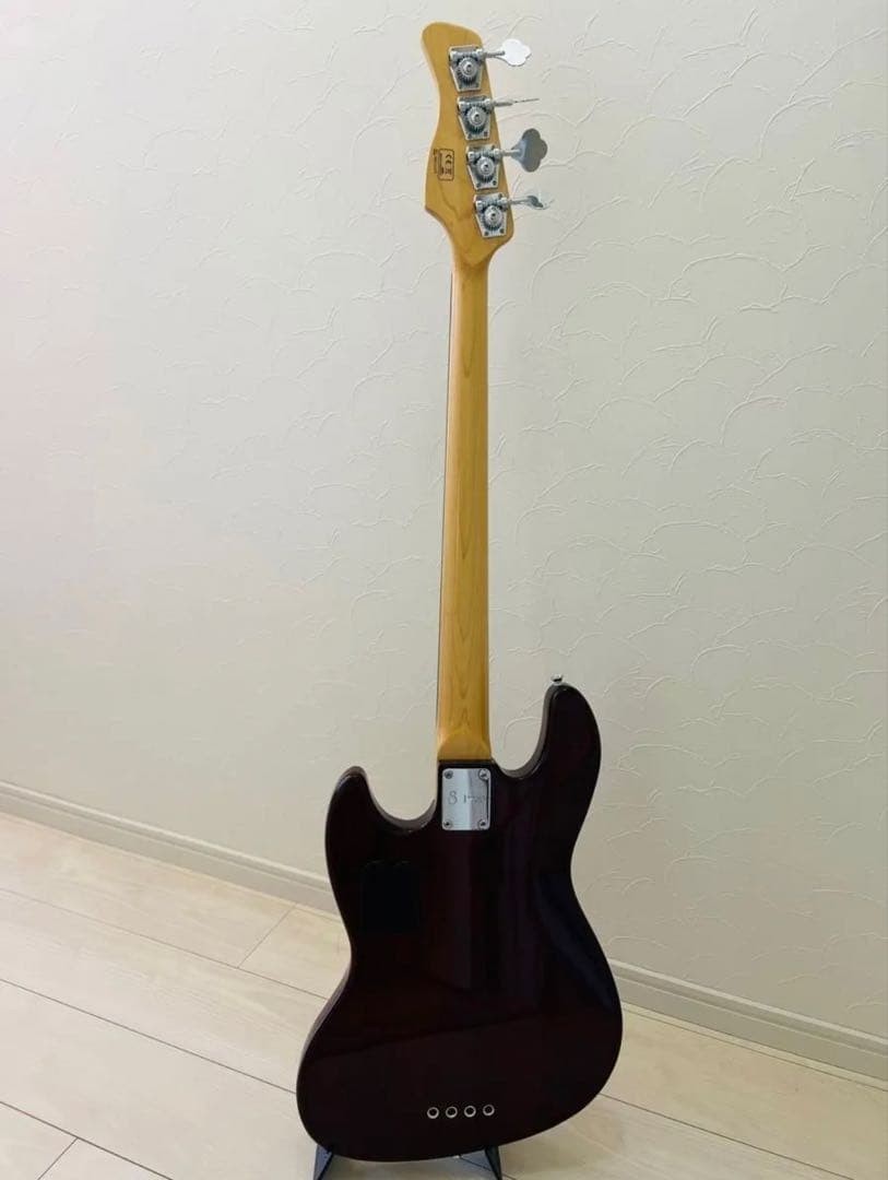 Sire V7 Vintage Ash 4St 2Nd Gen Genuine Case Included