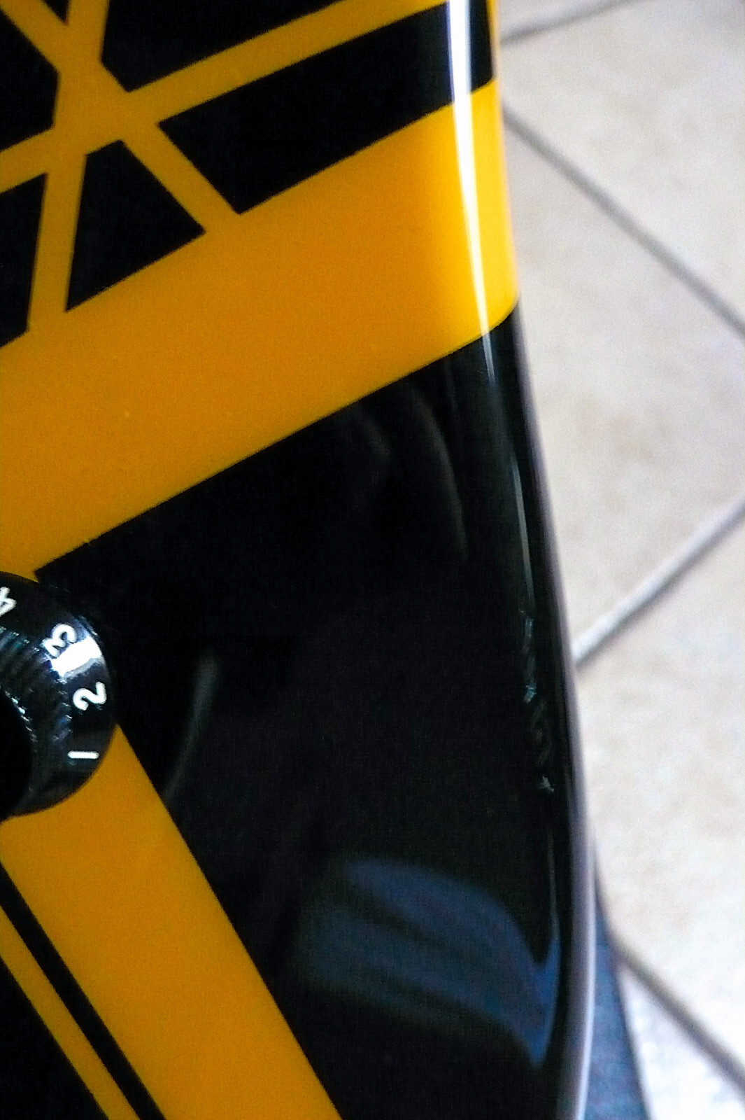 EVH Charvel “Bumblebee/VH2” guitar EDDIE VAN HALEN “EVH Art Series”