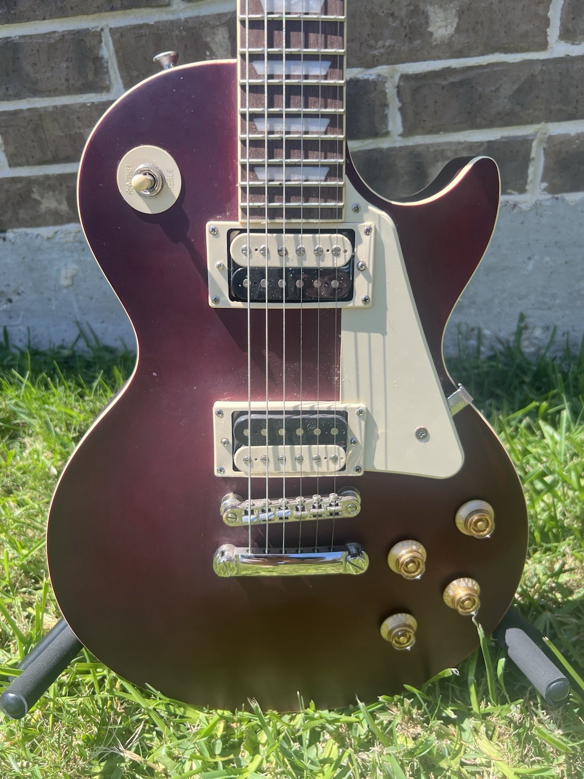 Limited Edition Wine Red Epiphone Les Paul Traditional Pro IV Satin Finish 2021