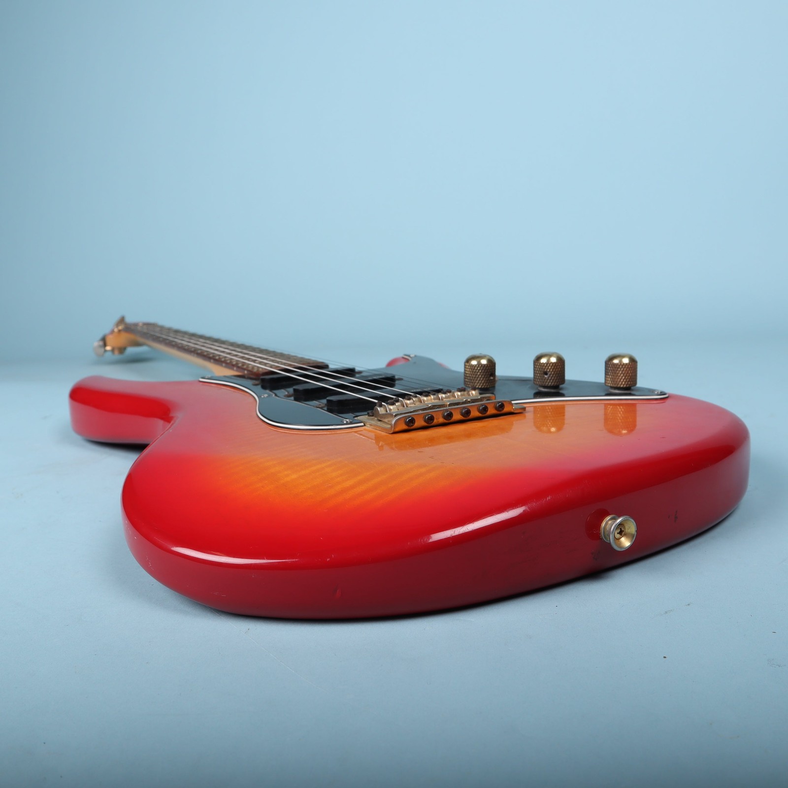 Yamaha SE903A Stratocaster Active Electric Guitar Cherry Sunburst