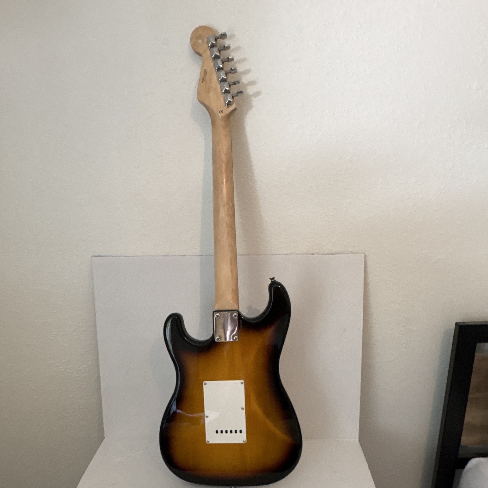 Squier By Fender SSS Stratocaster SN: ICSD21010562 – 2 Color Sunburst