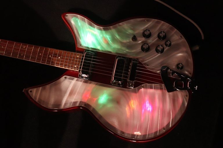 Rickenbacker 1971 331 Light Show burgundyglo Used Electric Guitar 1971