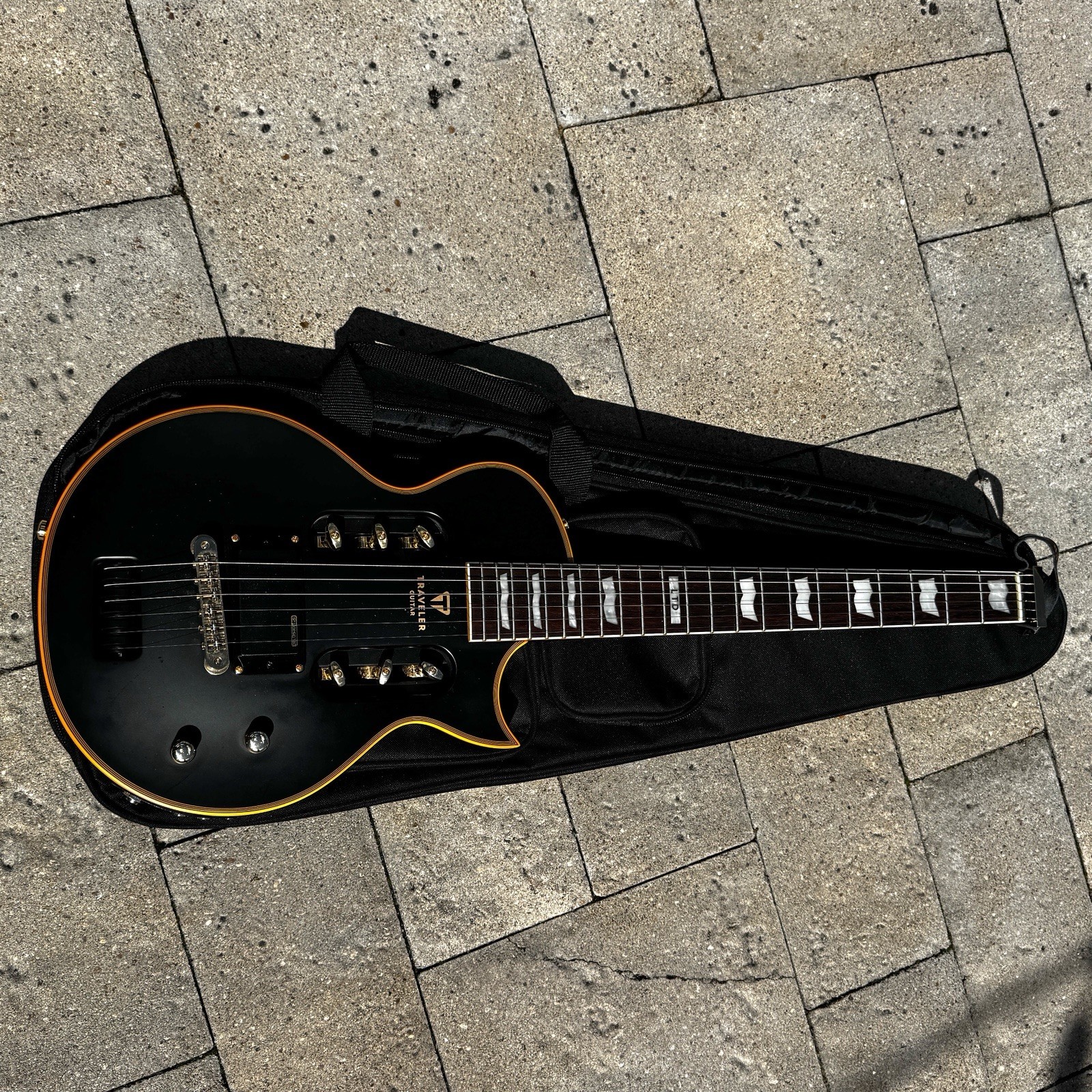 Traveler Guitar LTD EC-1 Headless Travel Electric Guitar Vintage Black w/Gig Bag