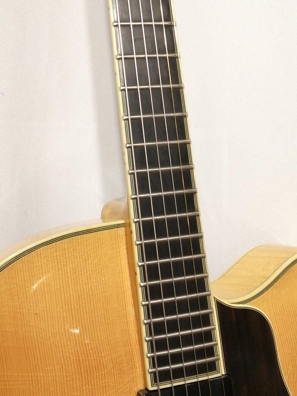 EASTMAN Electric Guitar Ar-810CE Used