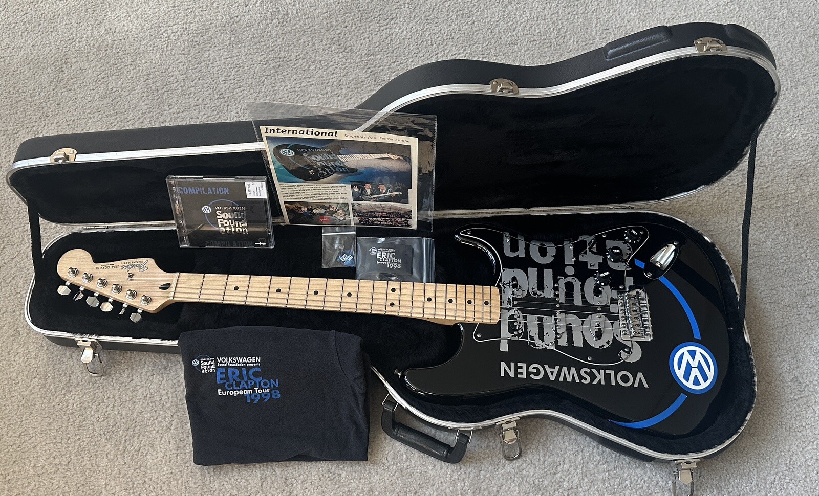 RARE 1998 Fender® Eric Clapton European Tour Stratocaster w/ Extras EXCELLENT!