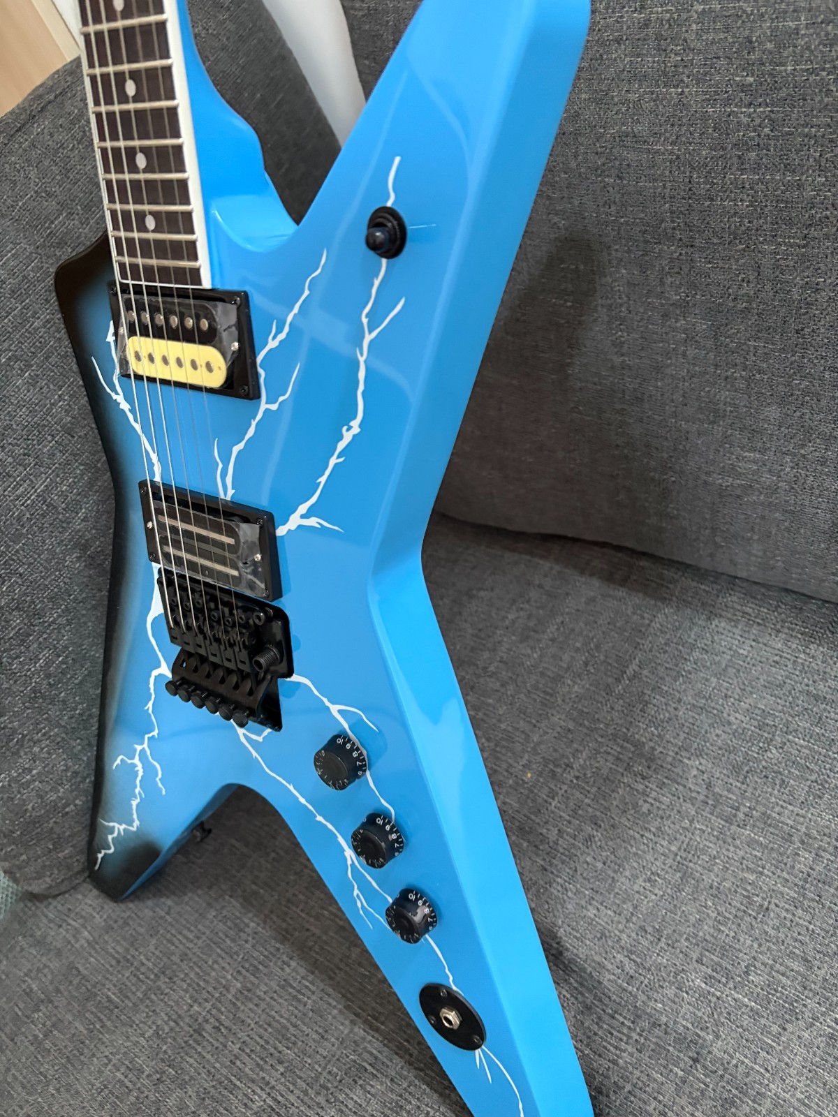 Dimebag Darrel ML Electric Guitar Floydrose vibrato Blue Lightning Veneer