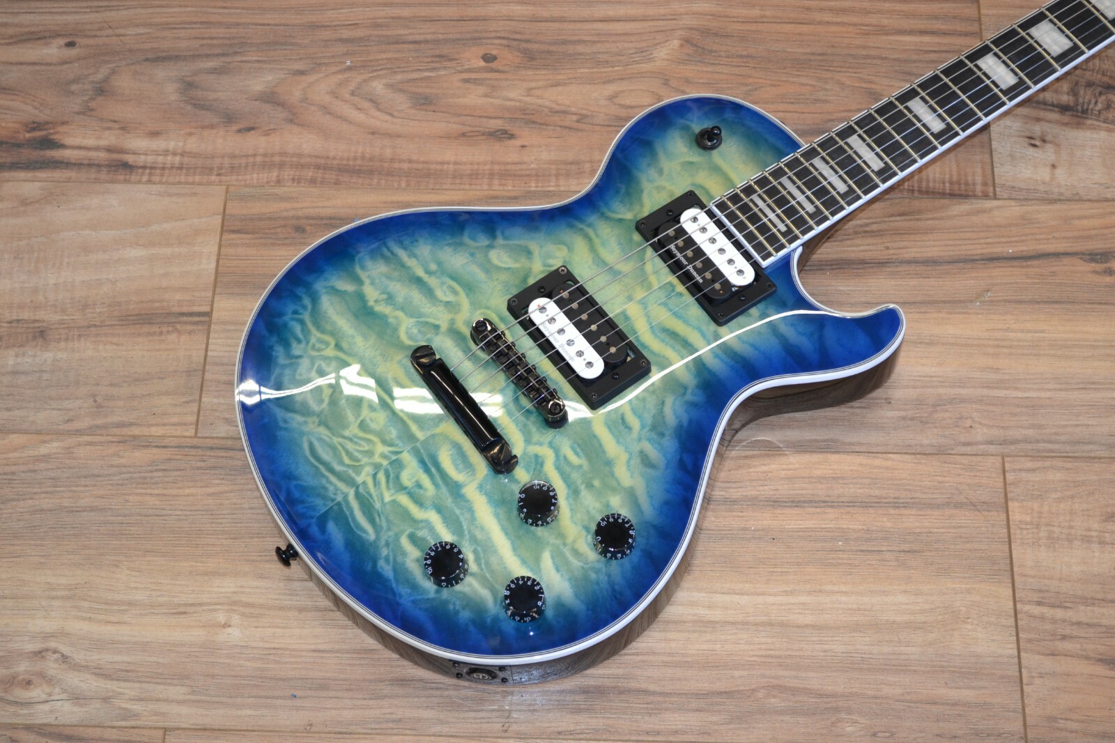 Dean Select Series Thorobred Ocean Burst Quilt top