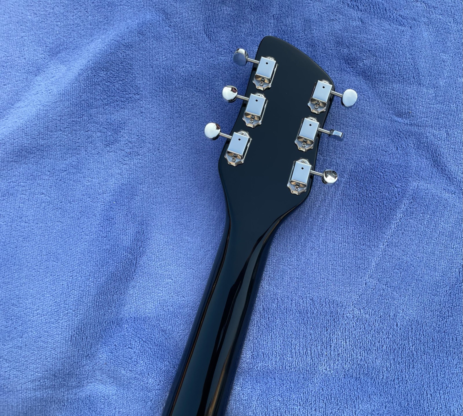 20.7″ Scale Length R 6 Strings Electric Guitar Solid Body Bone Nut Glossy Finish
