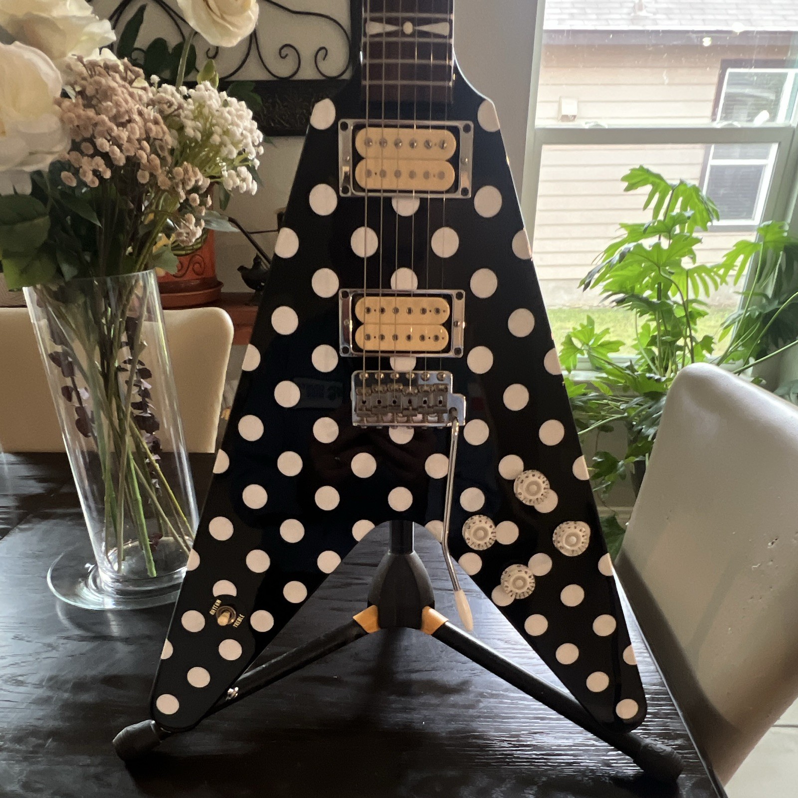 Karl M. Sandoval Sandoval Dot V 1999 Right-Handed 6-String Electric Guitar